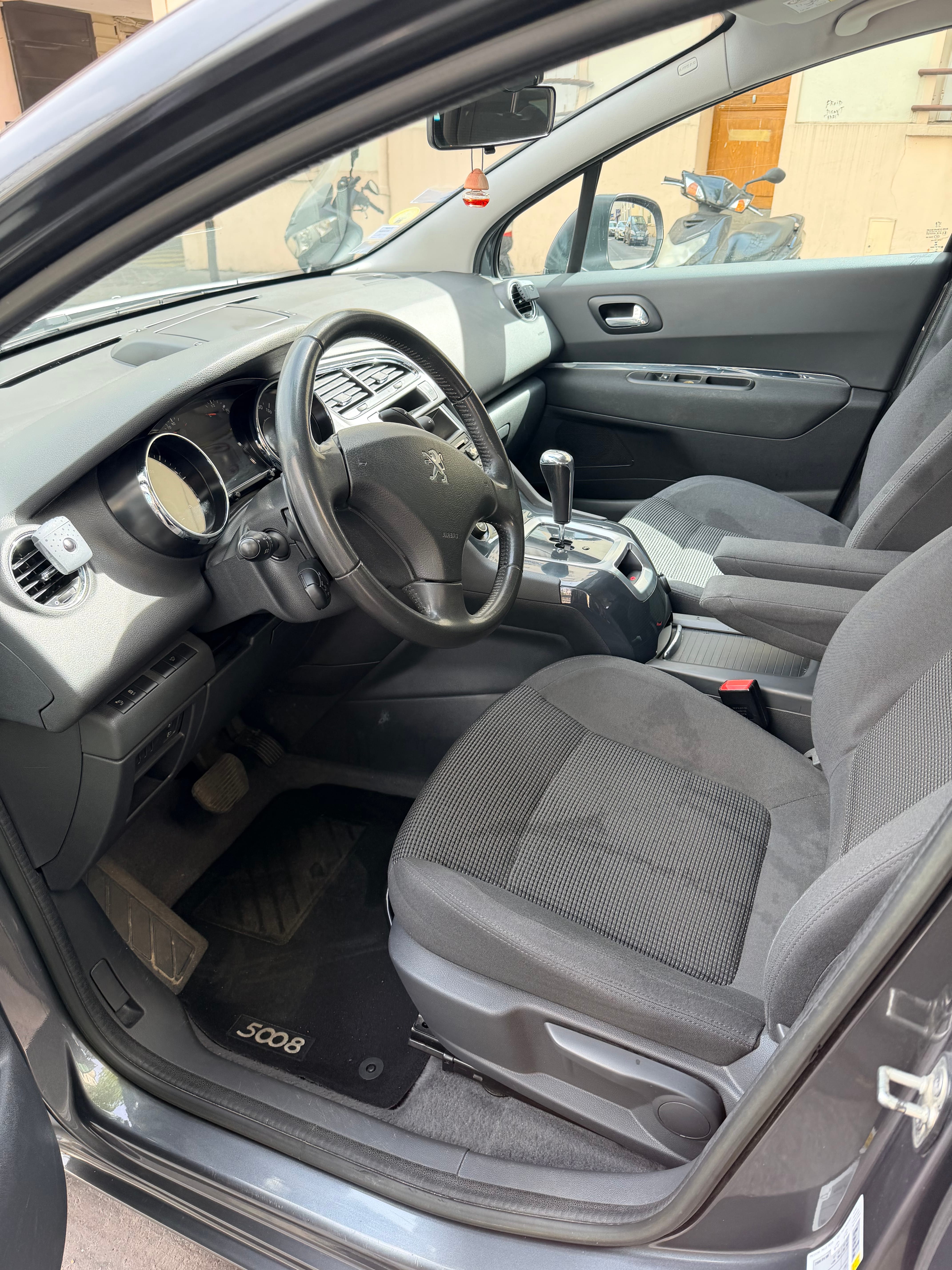 Peugeot 5008 avec Port USB