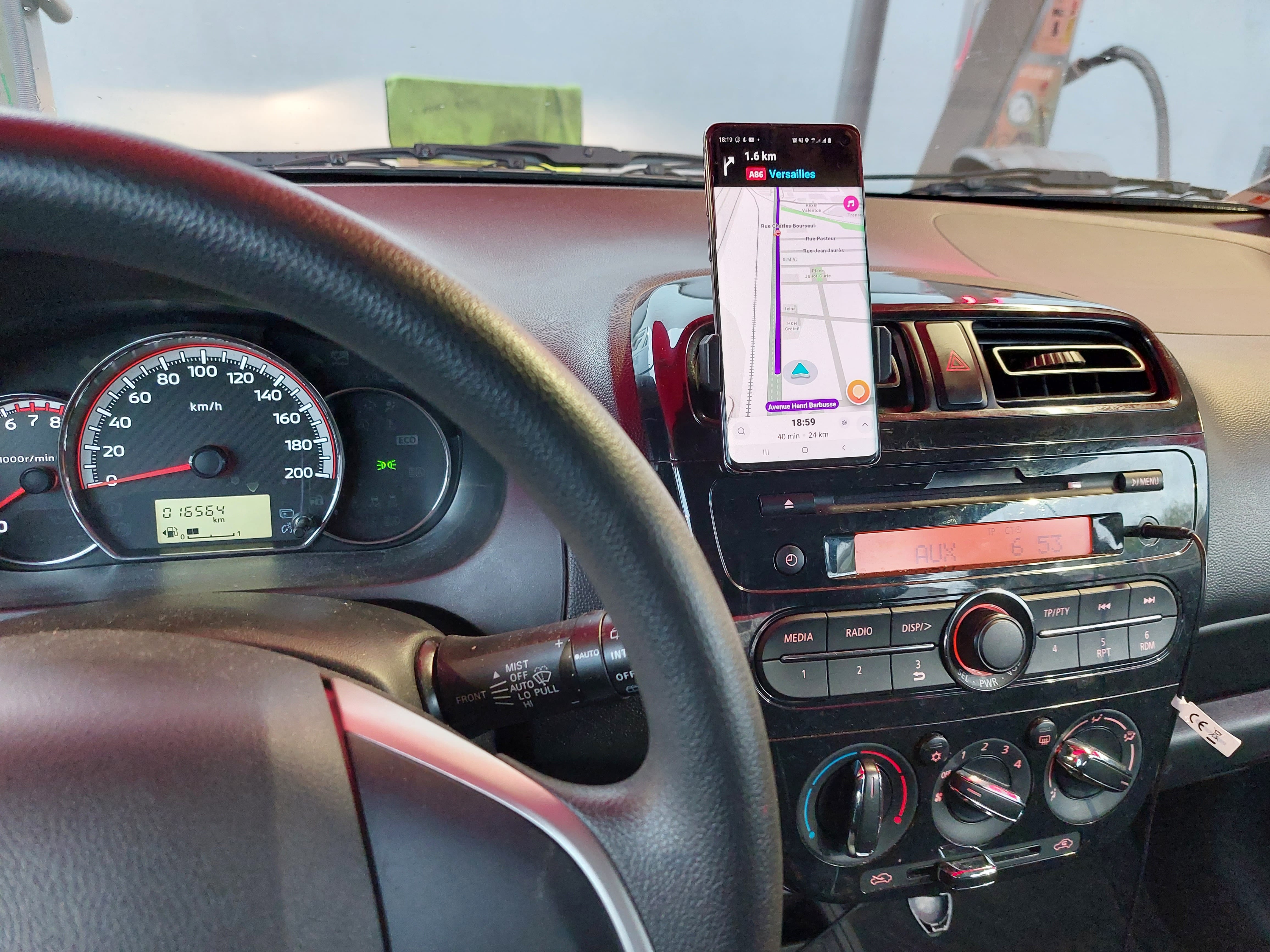 Mitsubishi Space Star avec Entrée audio / iPod