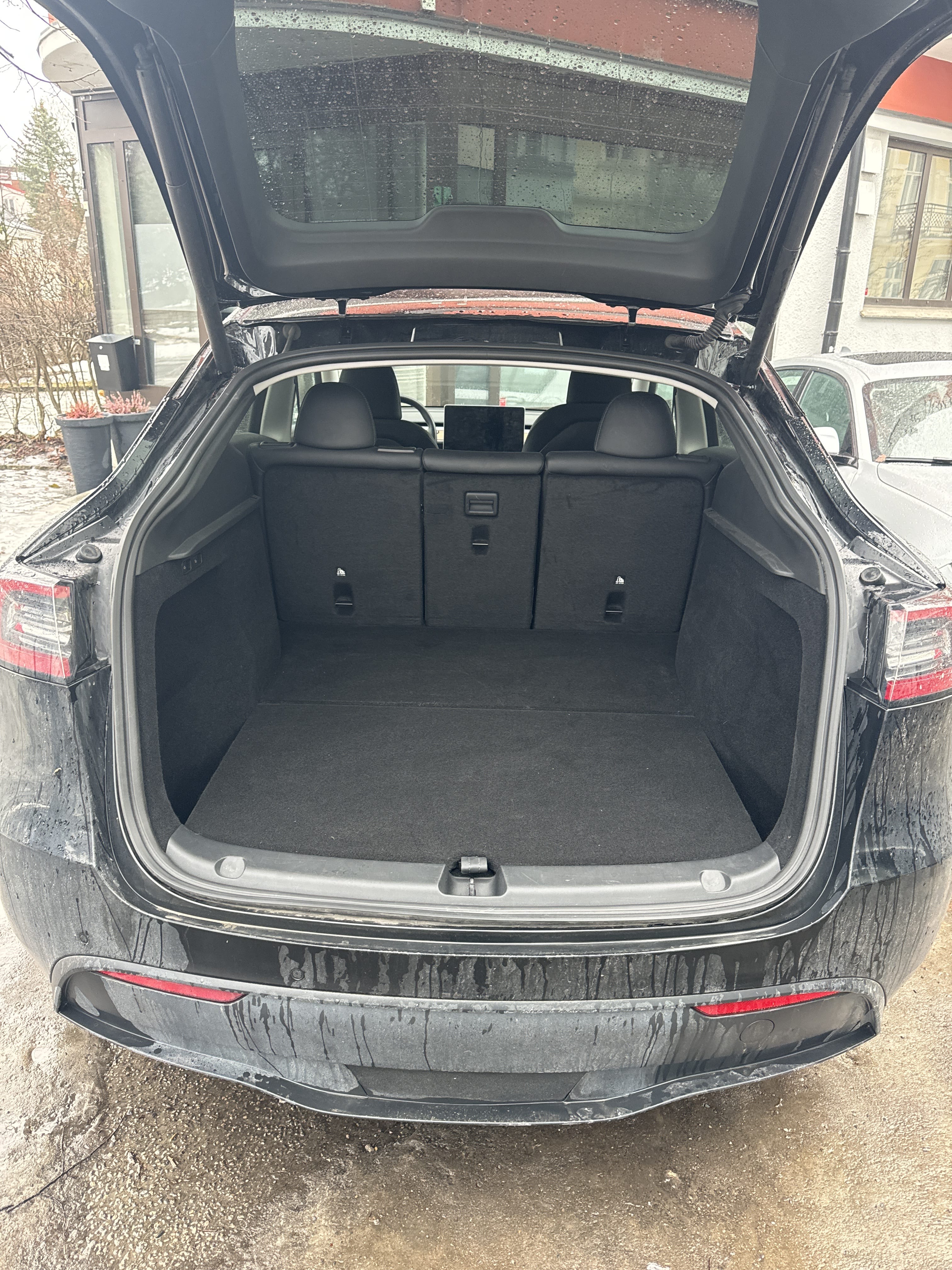 Tesla Model Y med Tilhengerfeste