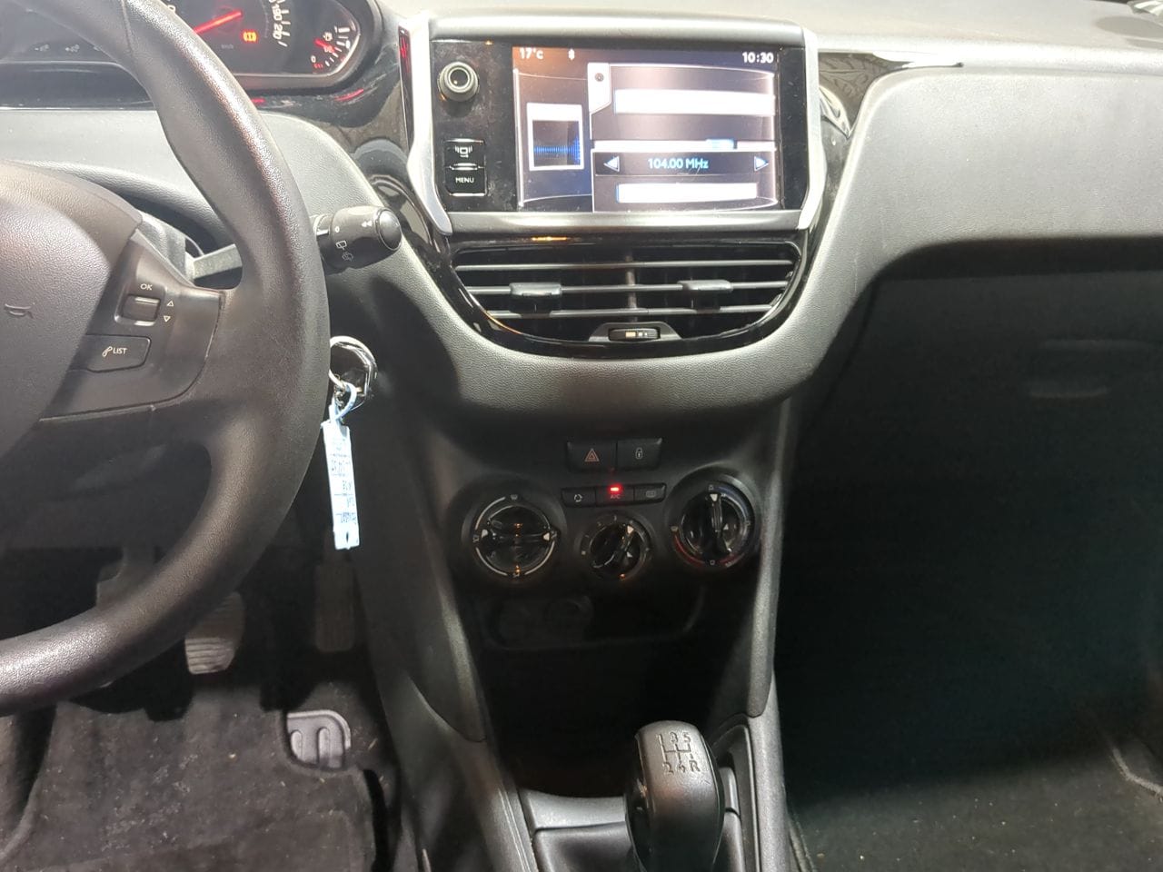 Peugeot 208 I Business avec Port USB