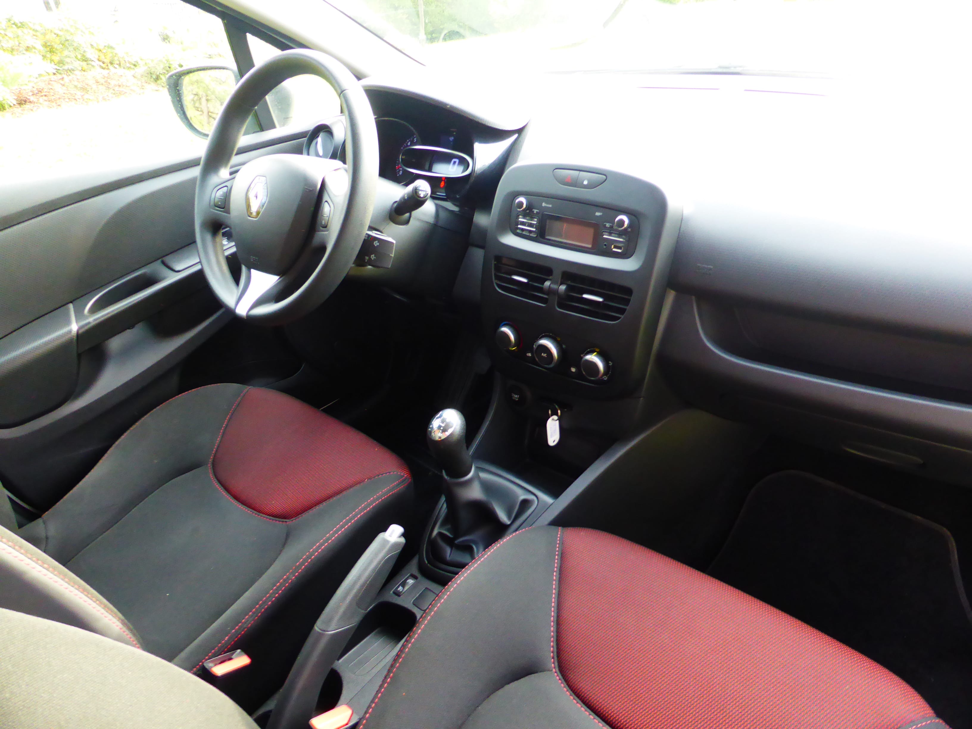 Renault Clio E85 BLANCHE 1.2 16V 75CH ZEN avec Audio Bluetooth