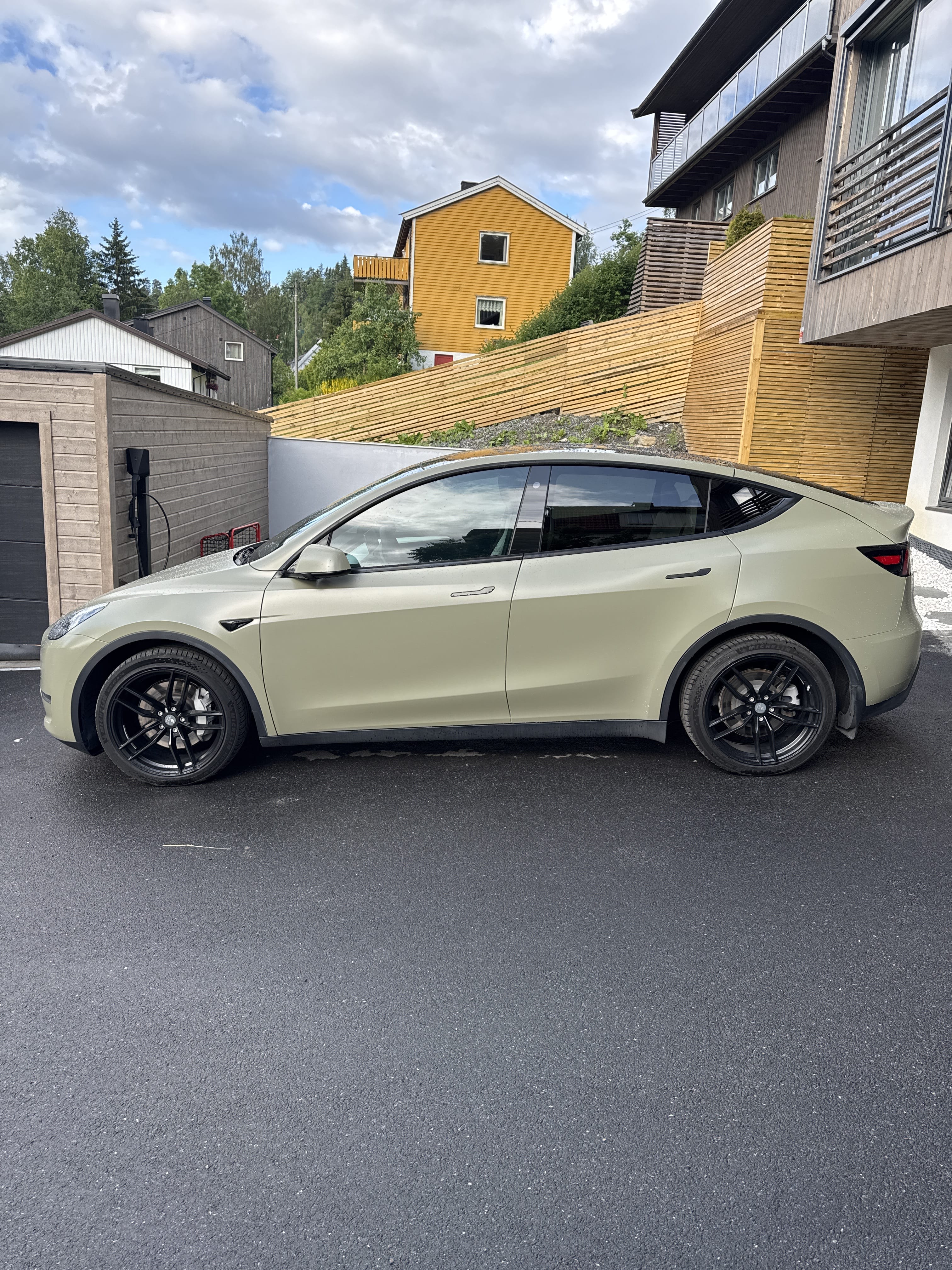 Tesla Model Y med Aircondition