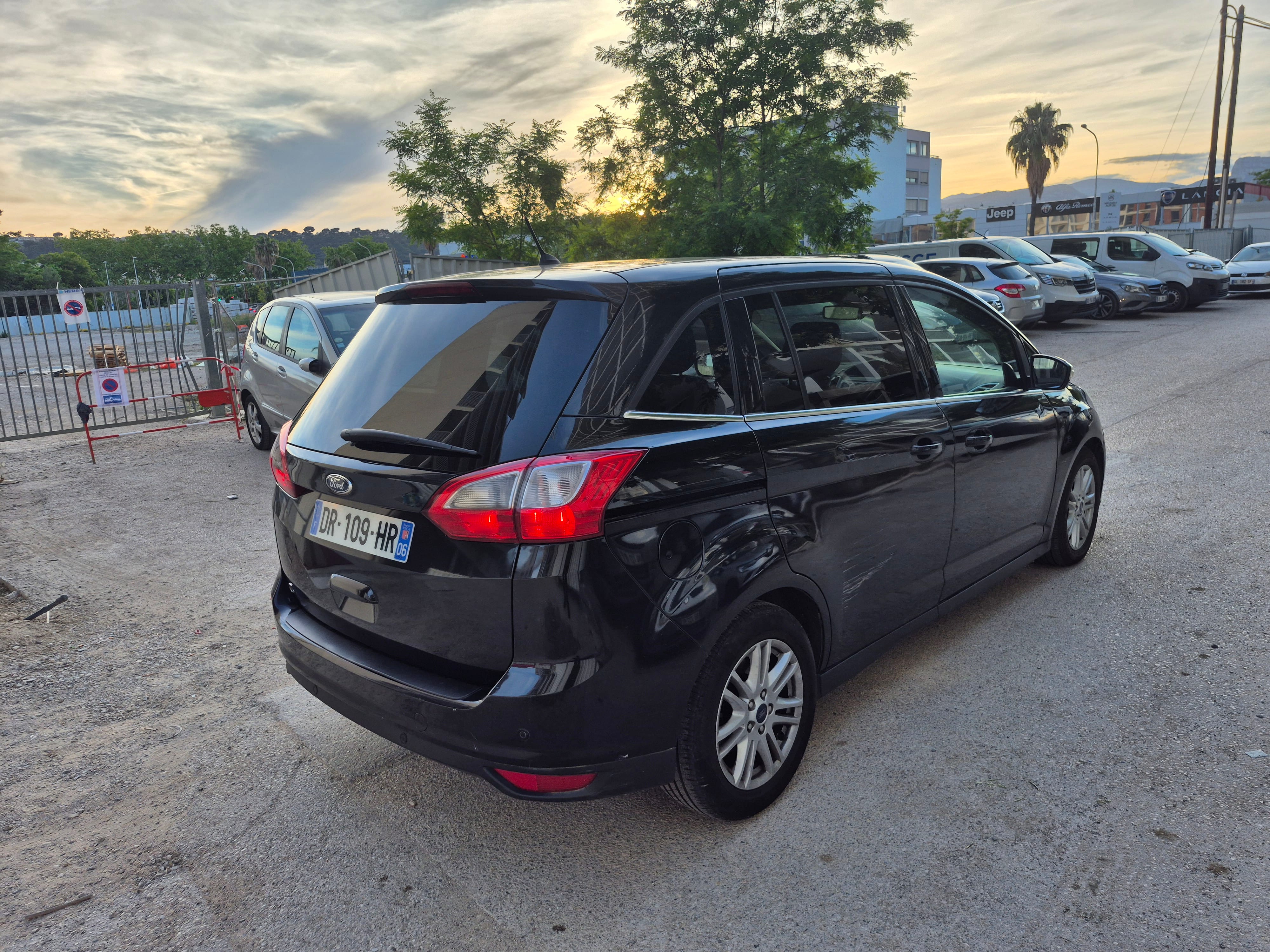 Ford C-Max Business avec GPS