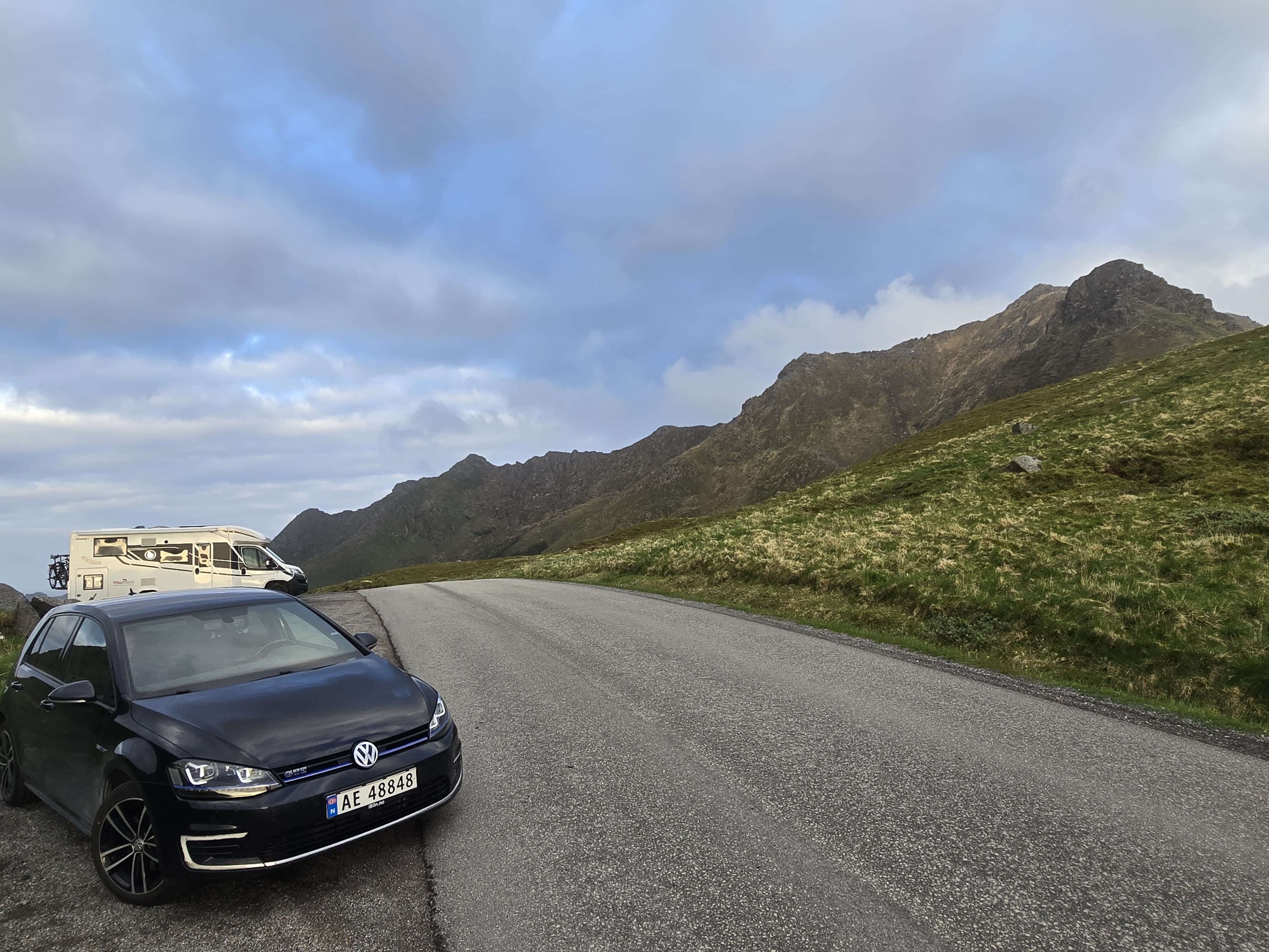Volkswagen Golf GTE Automat with Car radio