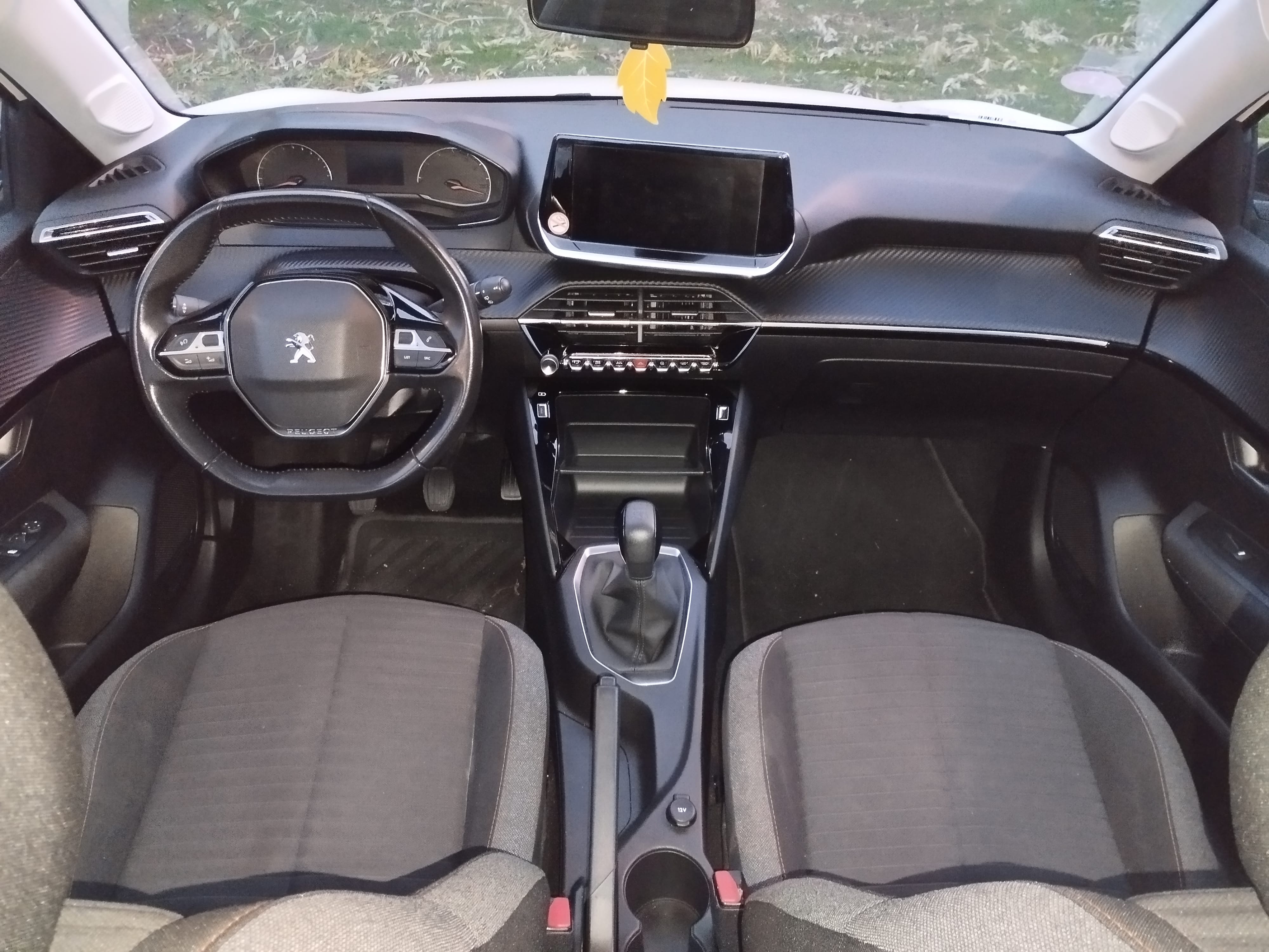 Peugeot 208 avec Dashcam