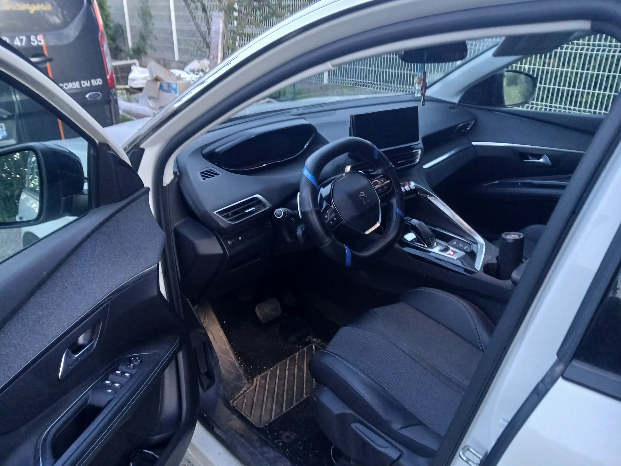 Peugeot 3008 avec GPS