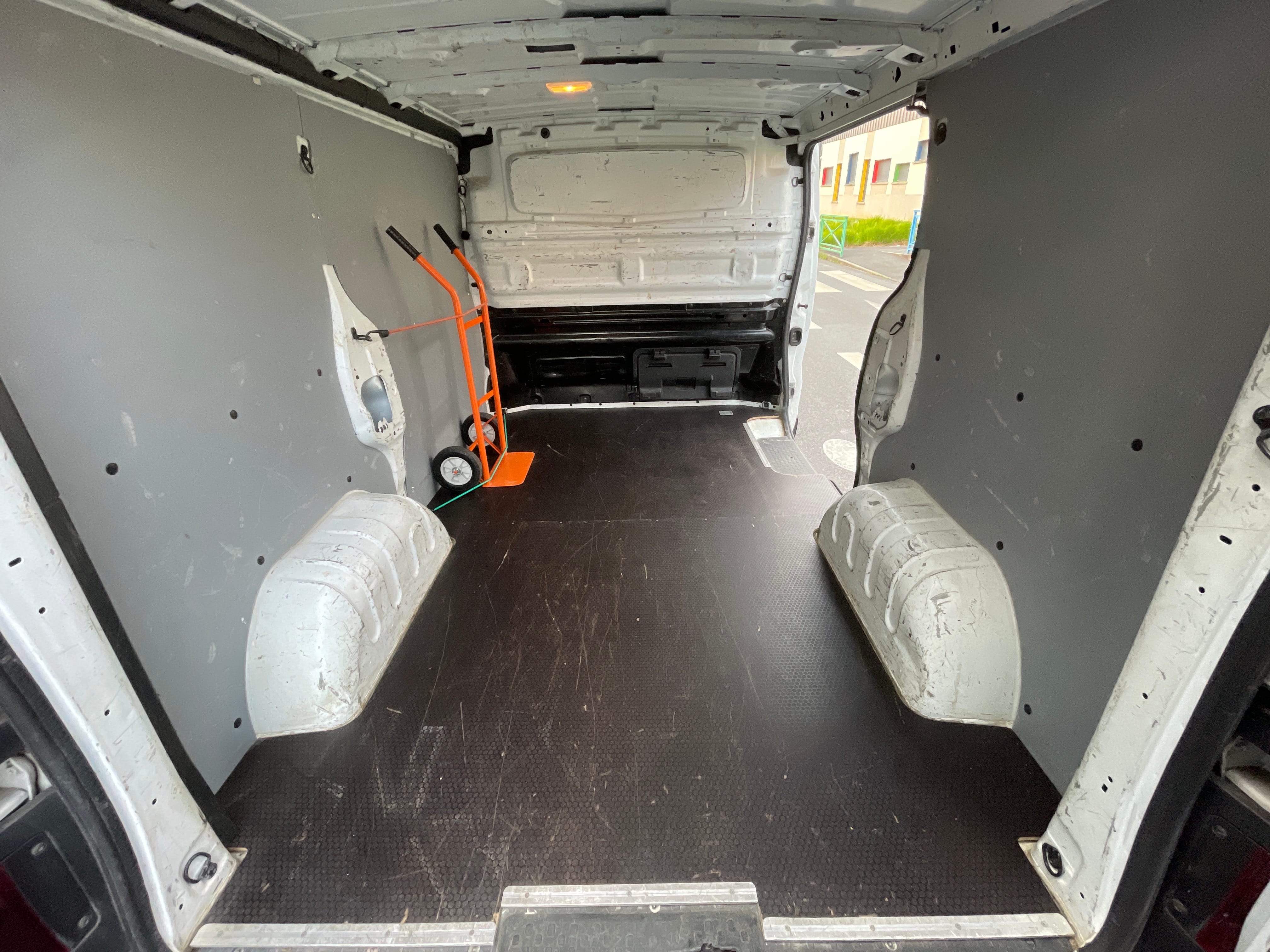 Renault Trafic III L1H1 avec Android Auto