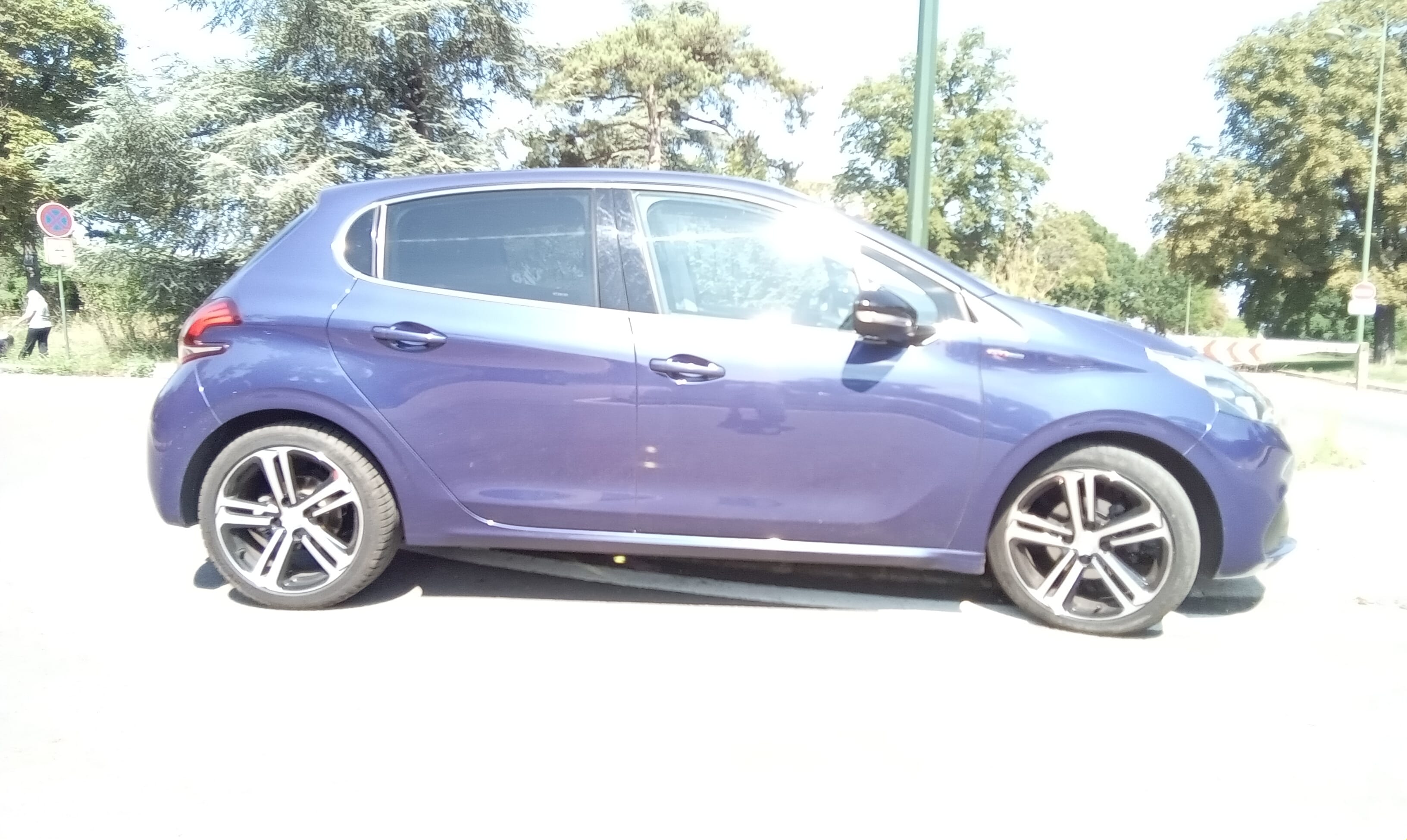 Peugeot 208 GT Line avec Climatisation