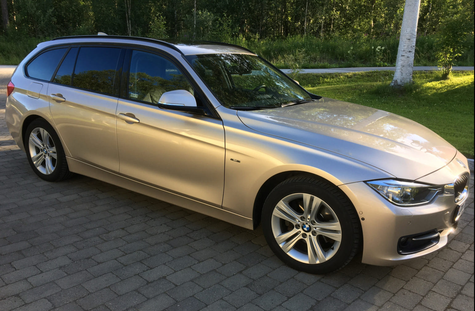 BMW 3-Serie 320d xDrive mit Bluetooth-Audio