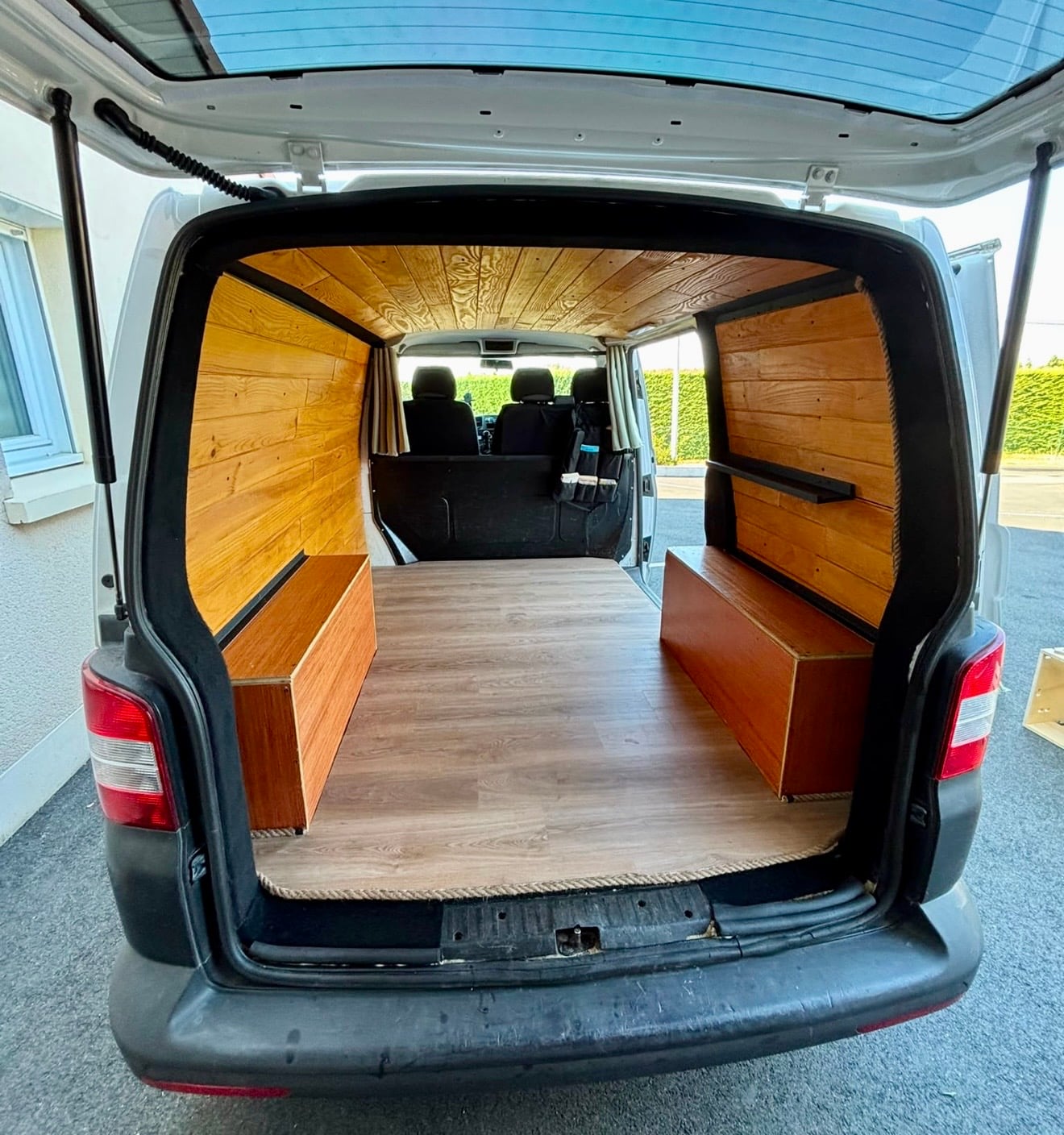 Volkswagen Transporter Camper with Bluetooth audio