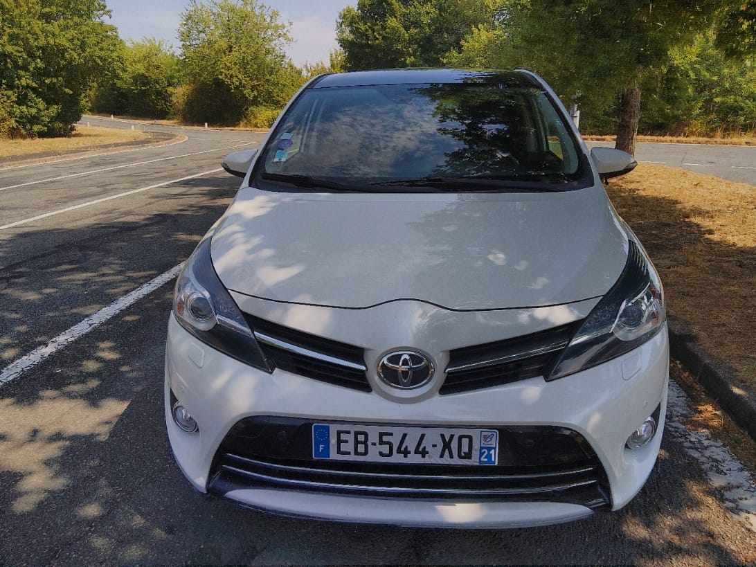 Toyota Verso Monospace 5 places boîte automatique
