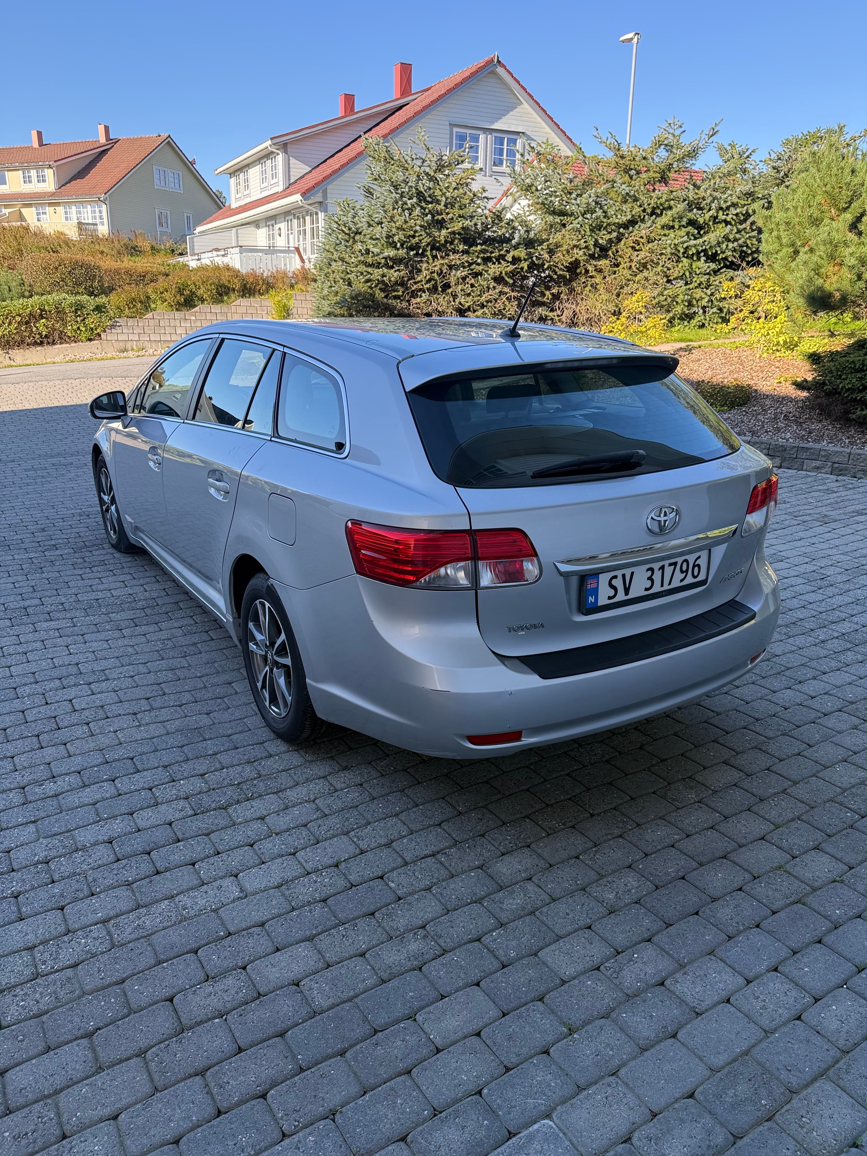 Toyota Avensis with GPS