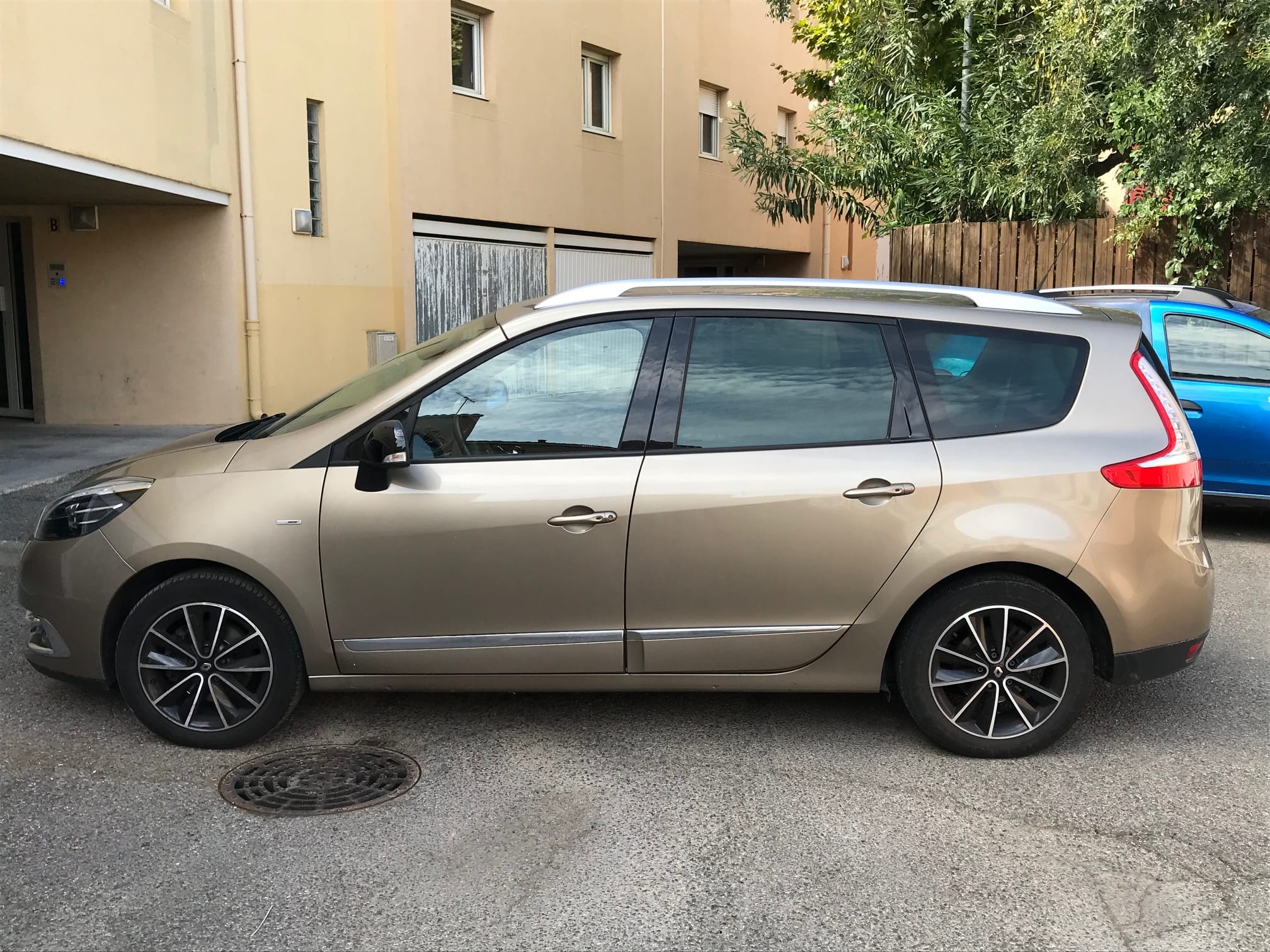 Renault Grand Scenic Modele 130 Cv Bose (qualité audio exceptionnelle) avec Climatisation