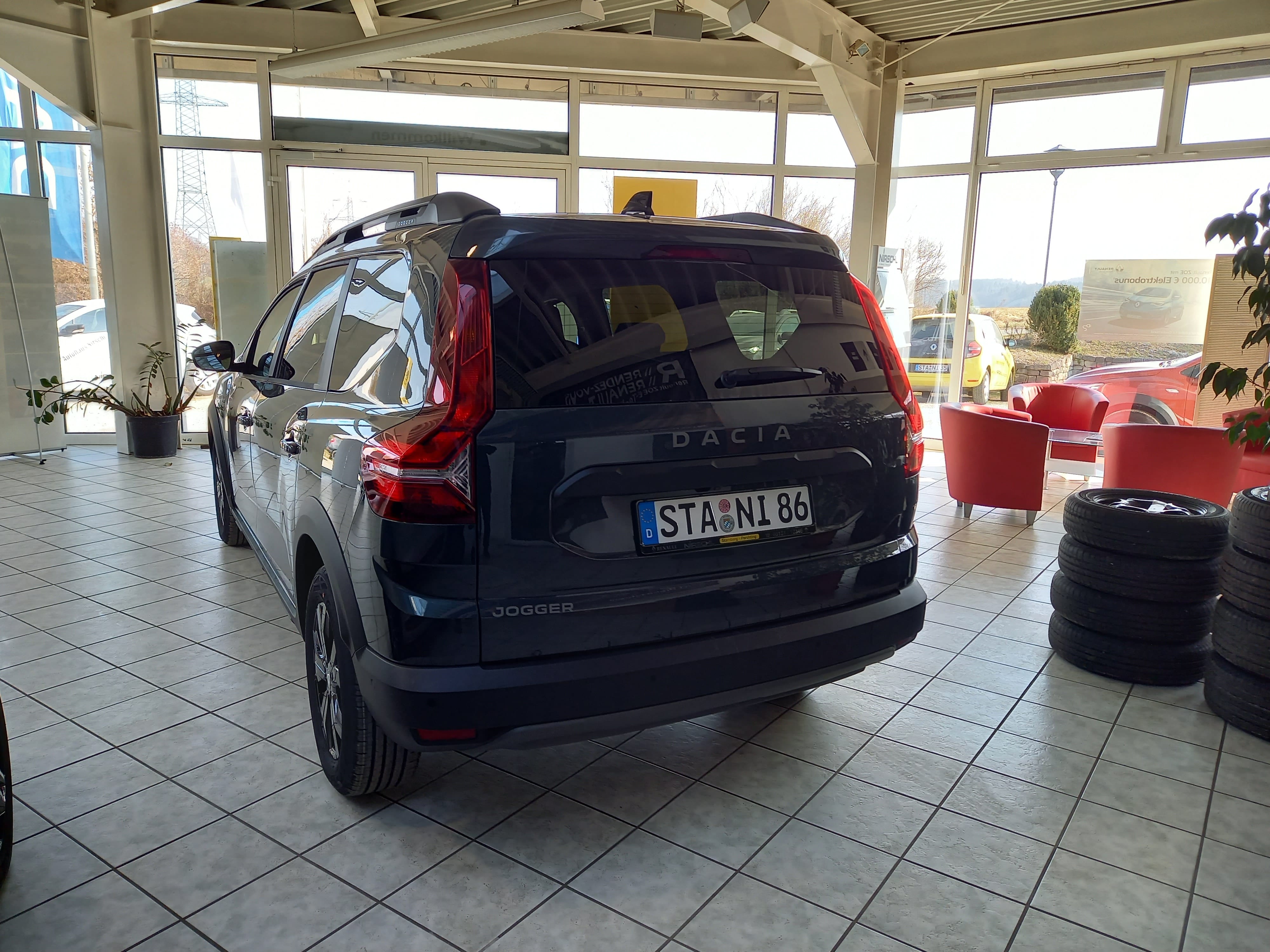 Dacia Jogger STA-NI 86 mit Navigationsgerät