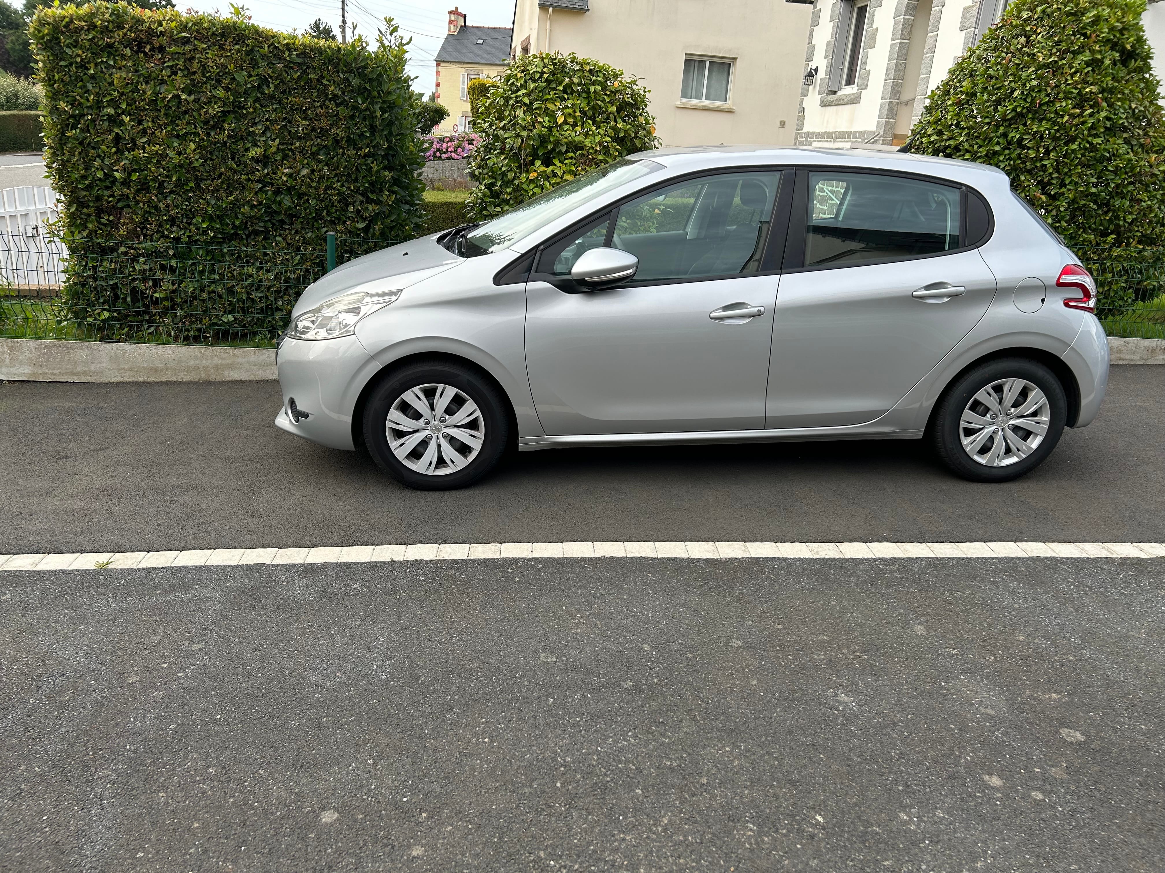 Peugeot 208 avec Climatisation