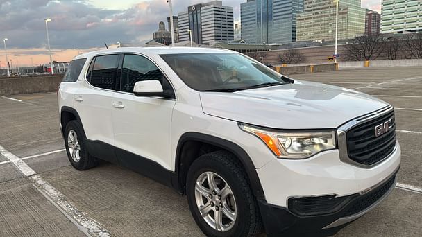 GMC Acadia with Air conditioning