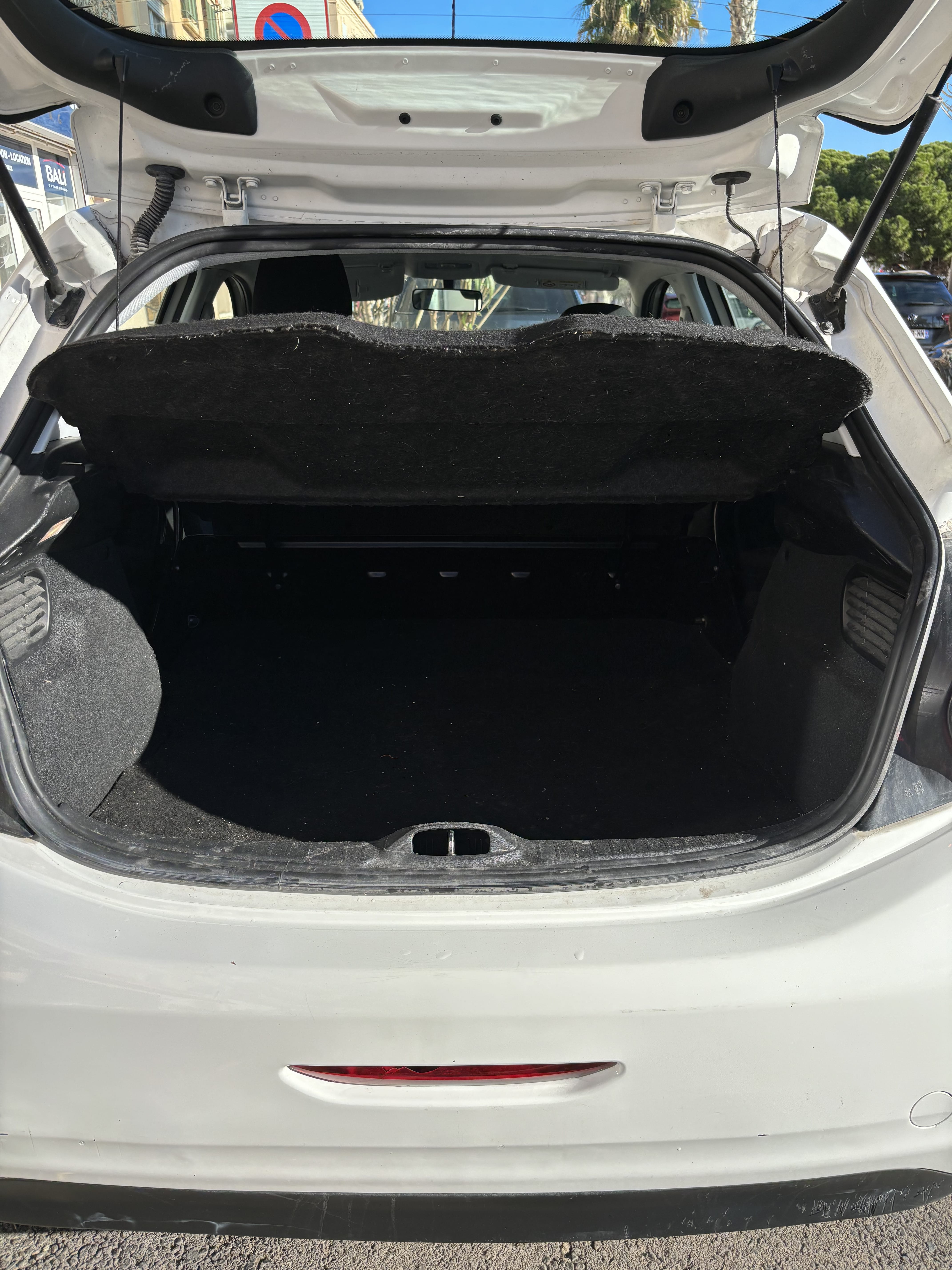 Peugeot 208 Société avec Entrée audio / iPod