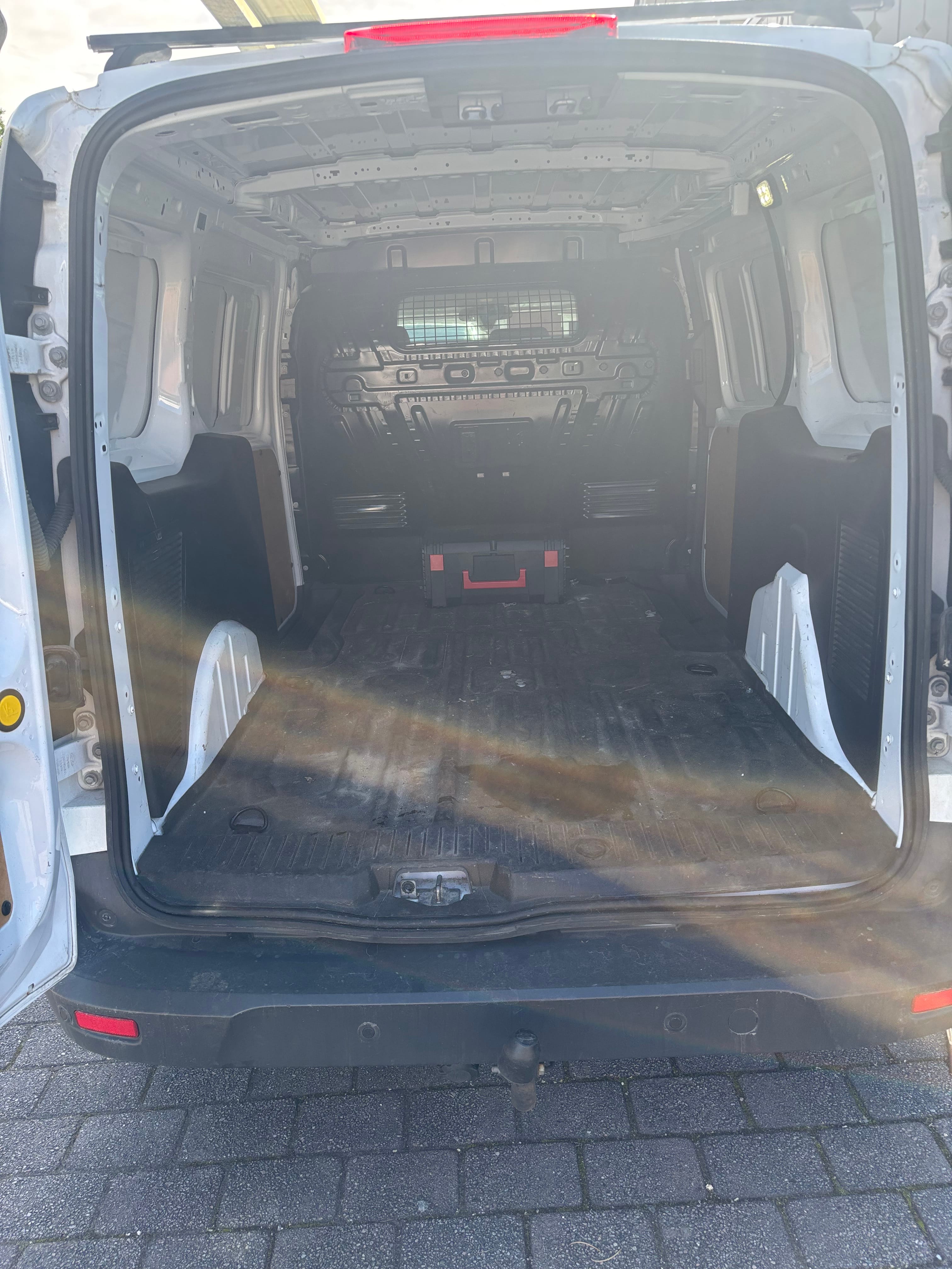 Ford Transit Connect med USB ladeuttak