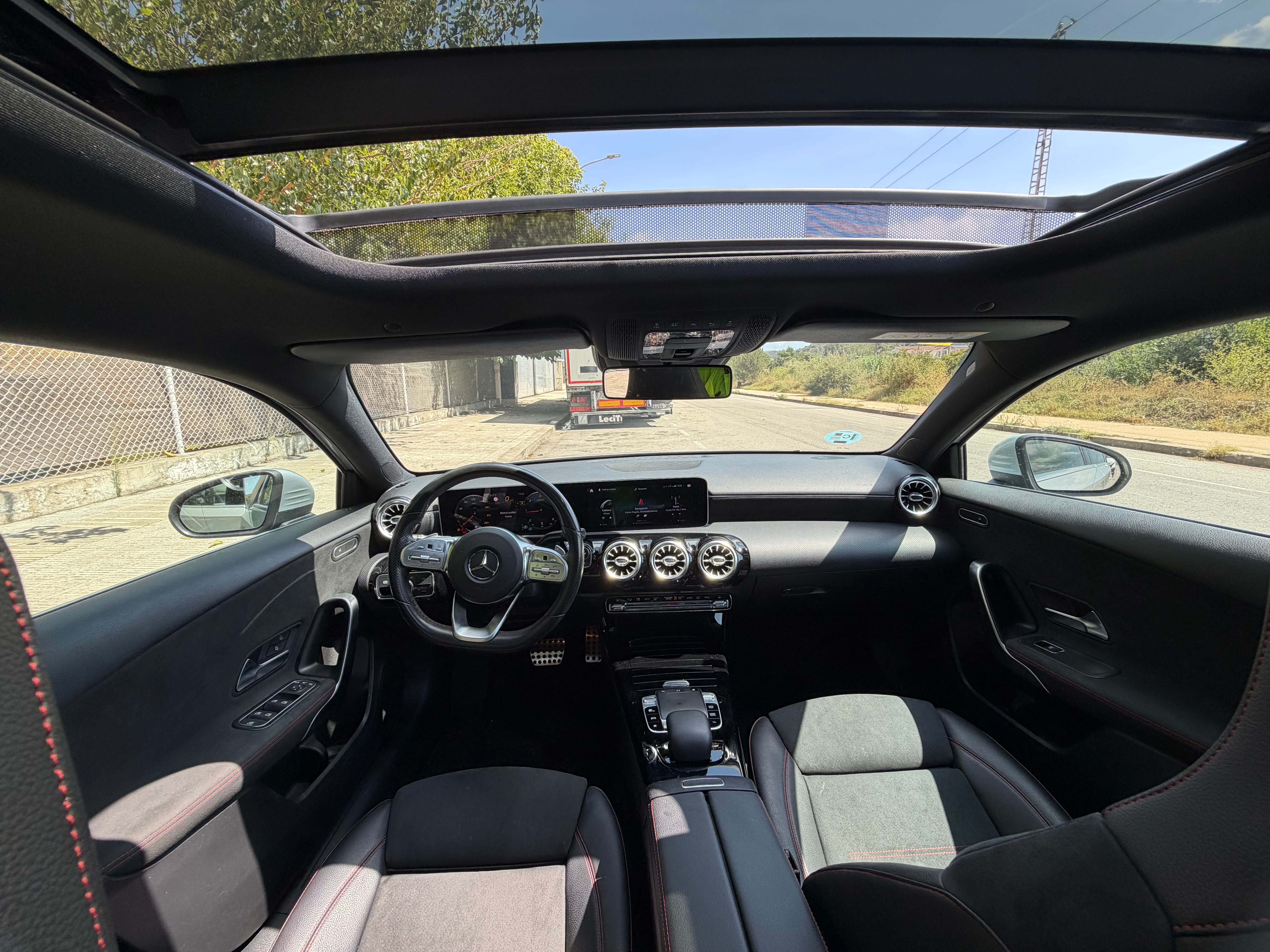 Mercedes-Benz CLA 180 con Cámara de marcha atrás