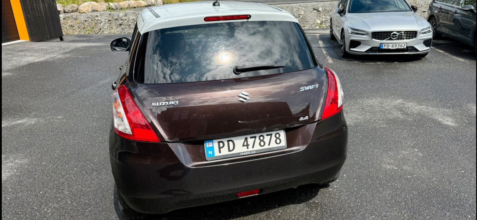 Suzuki Swift 4x4 Wheel Drive - Spike Tires med GPS