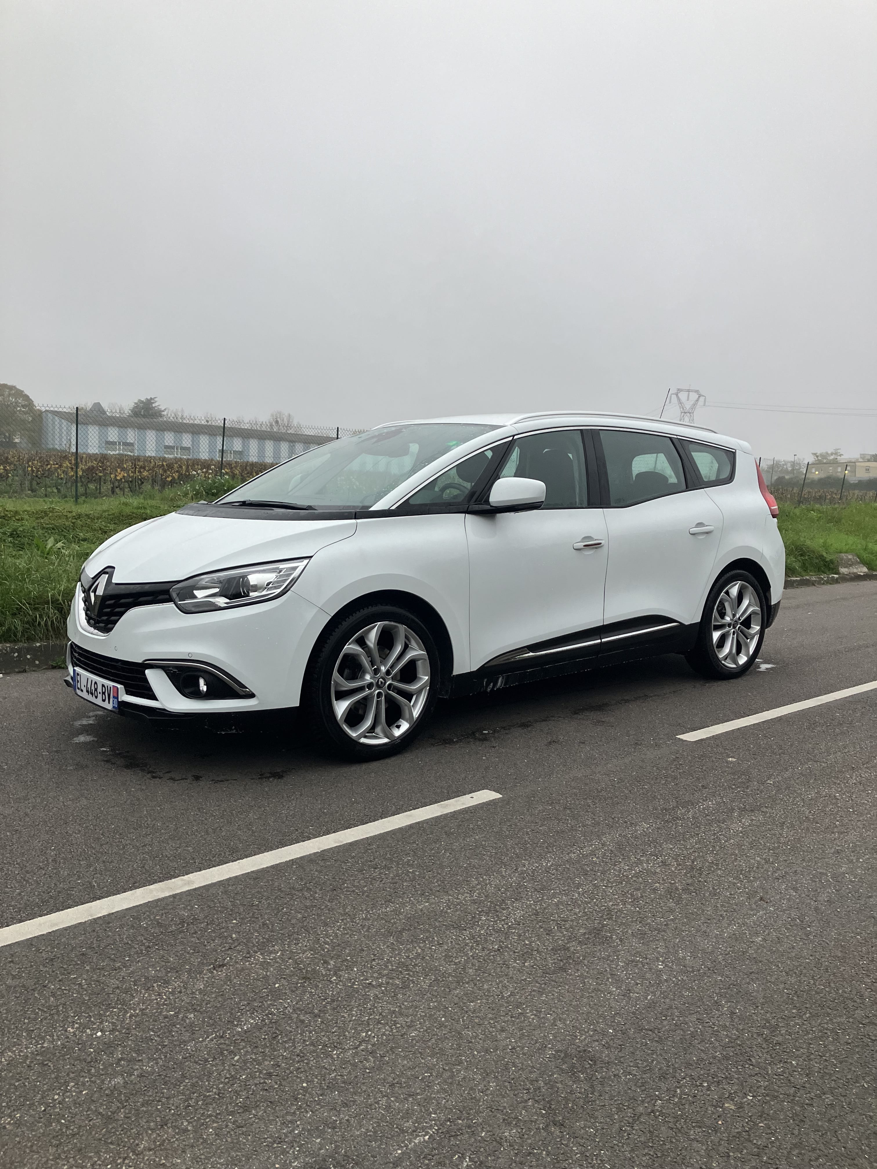Renault Scenic, 2017, Essence 95, 7 places