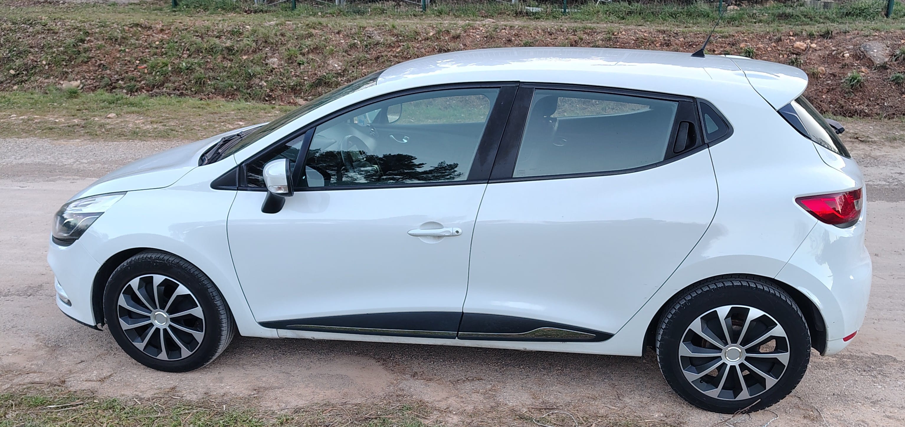 Renault Clio avec Climatisation