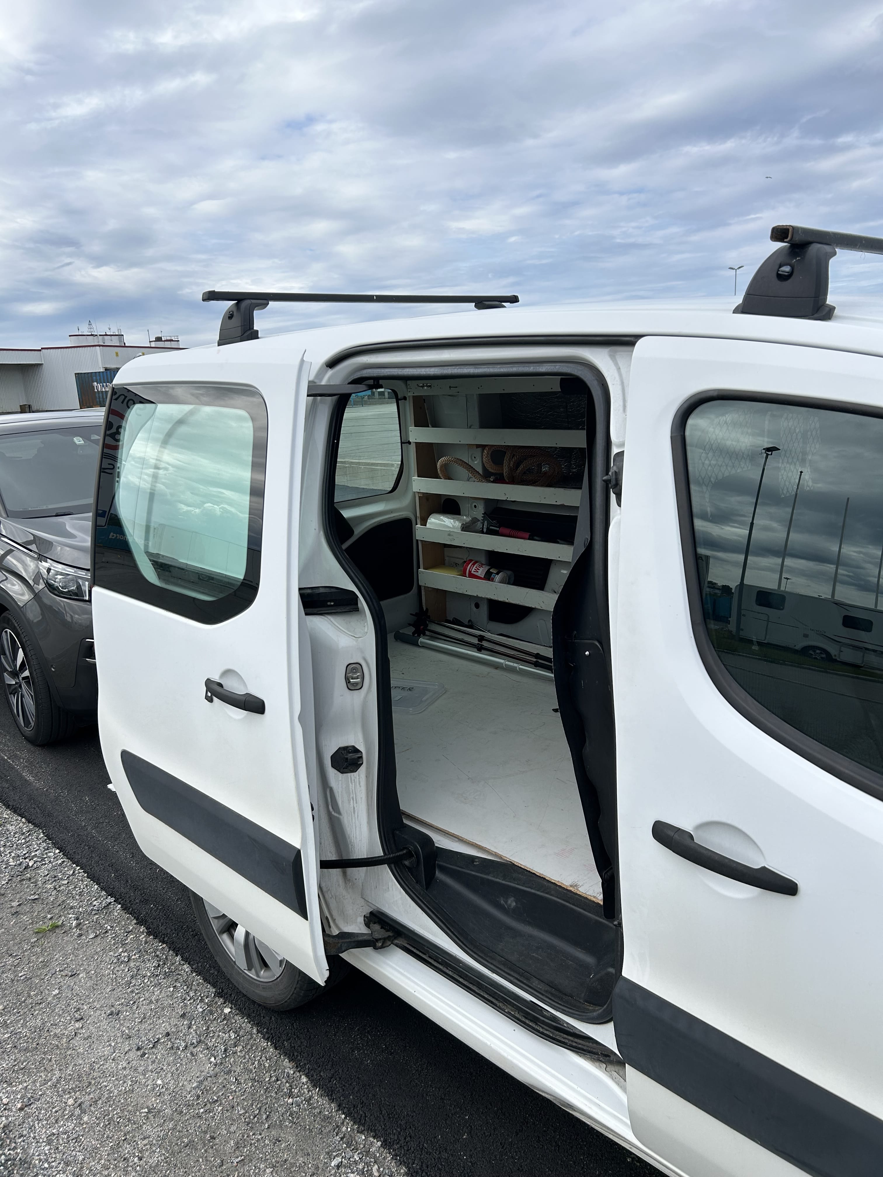 Peugeot Partner med Lydinngang