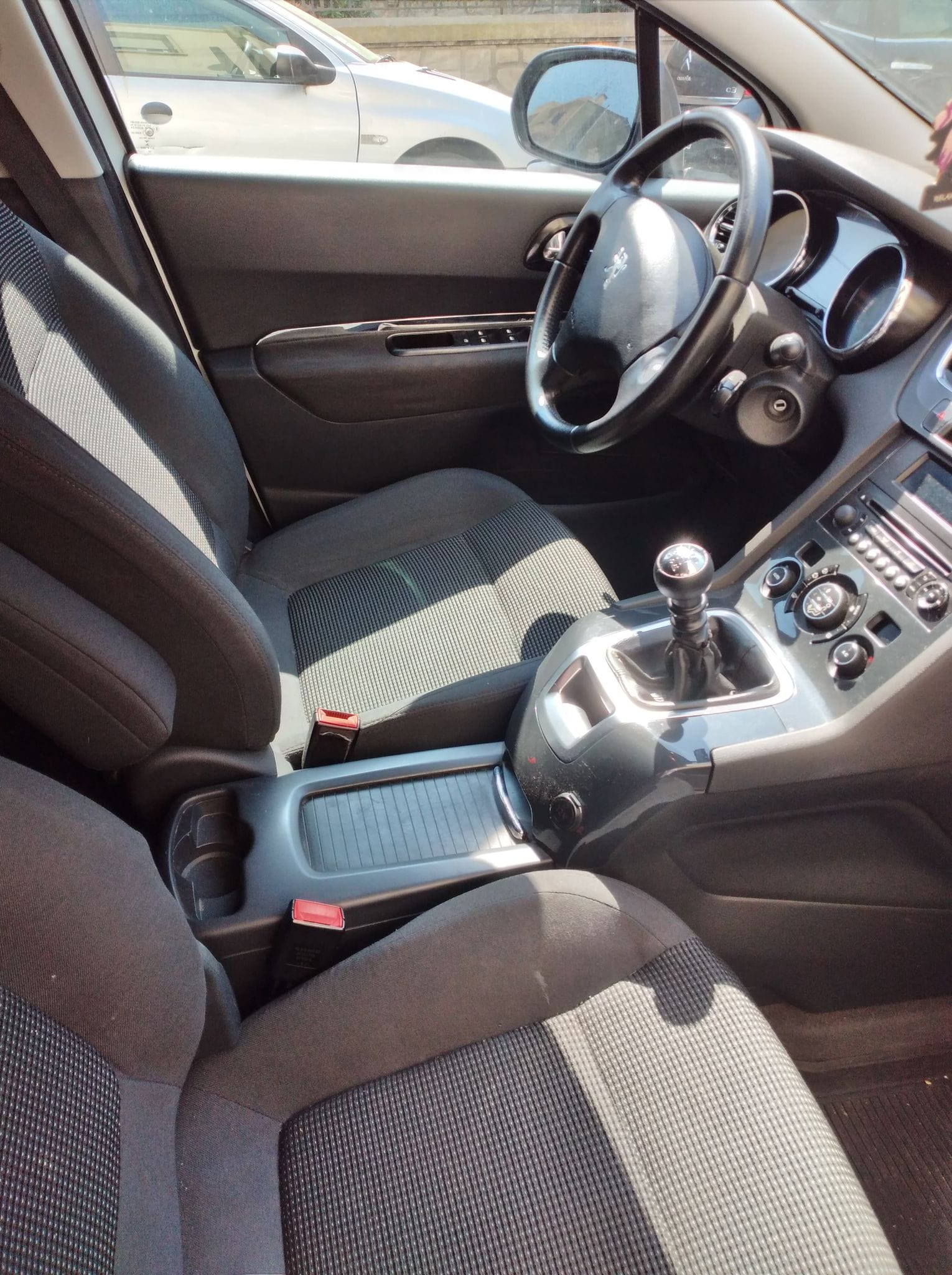 Peugeot 5008 1.6 blue hdi avec Siège bébé
