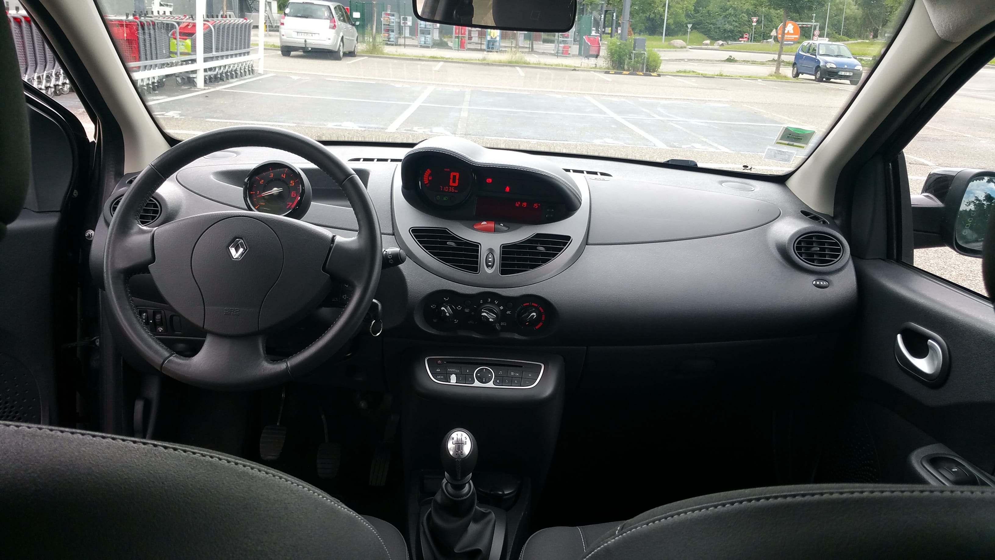 Renault Twingo II 1.2 16V  75 CH