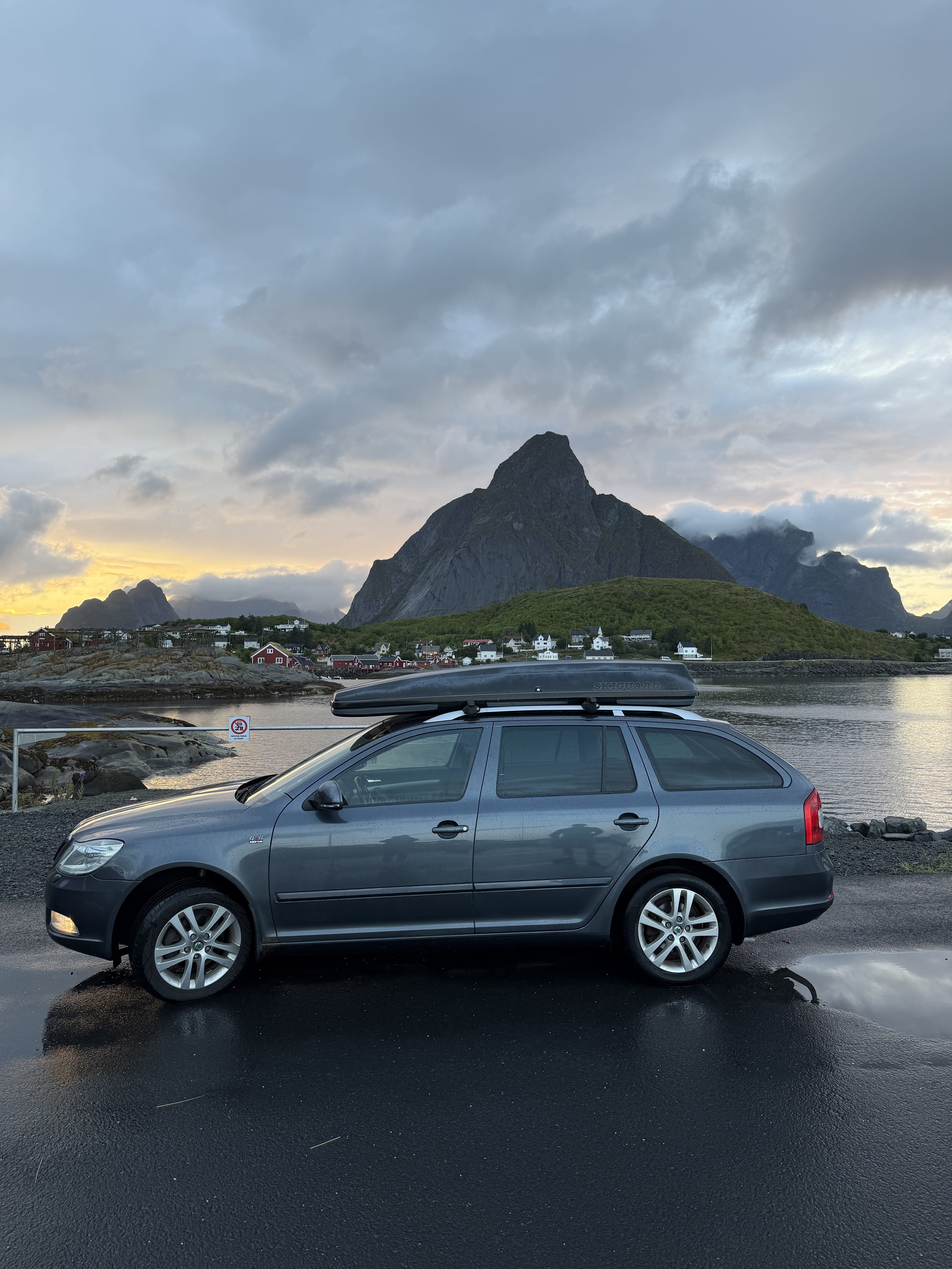 Skoda Octavia with Air conditioning
