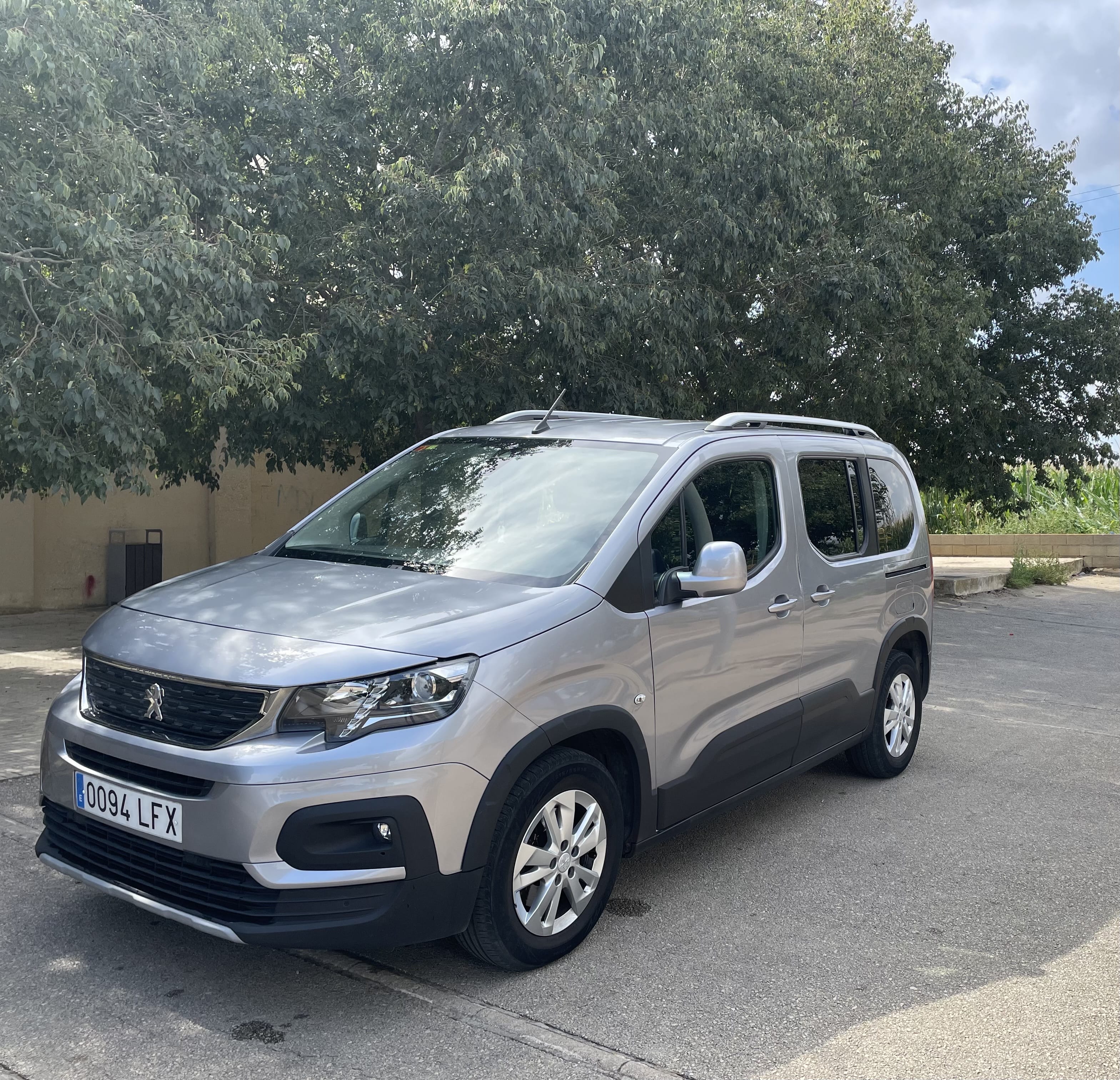 Peugeot e-Rifter Minivan, 2020, Diesel