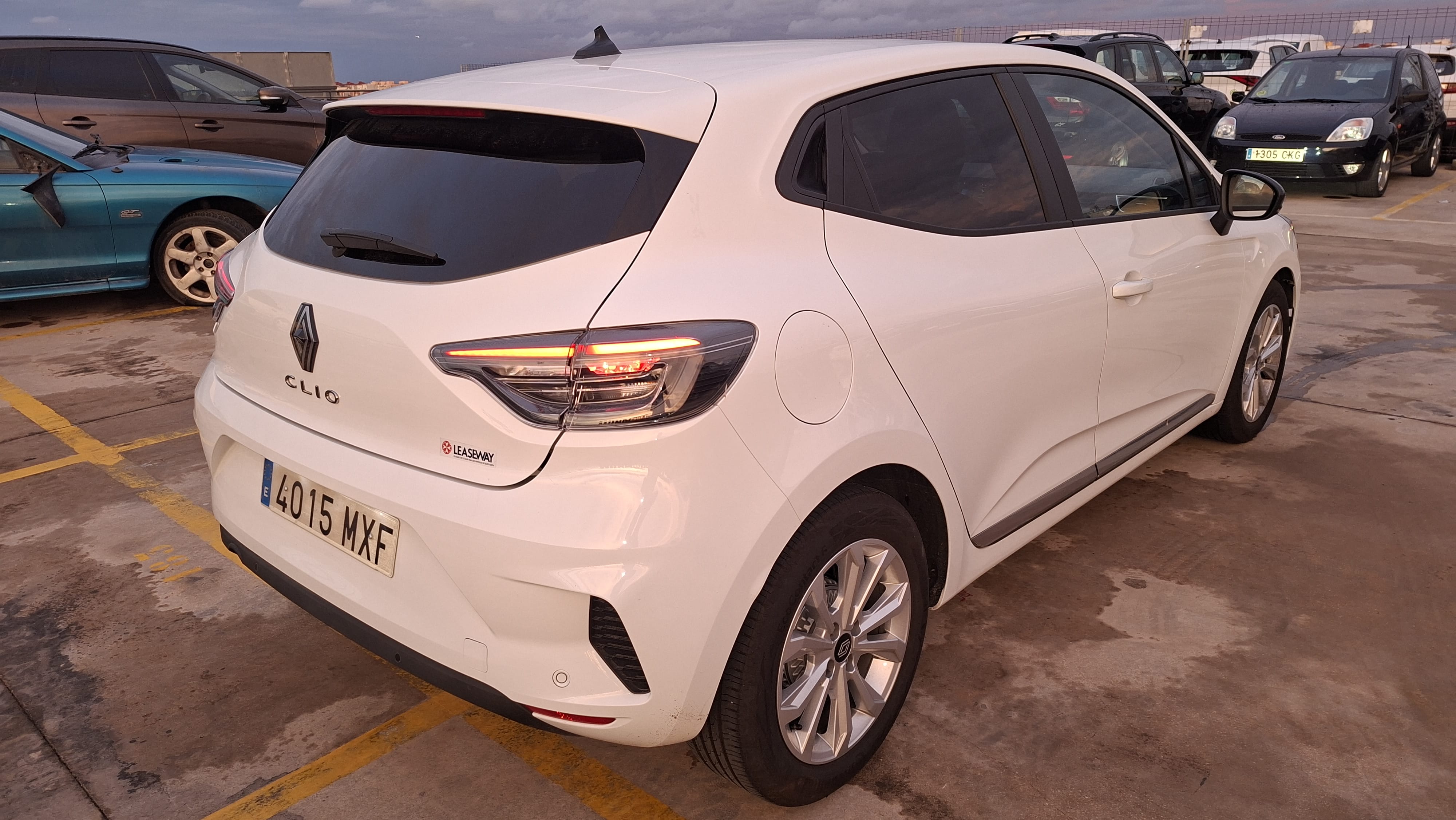 Renault Clio 1.0 Tce 90 Evolution 5 puertas - 4015MXF avec GPS