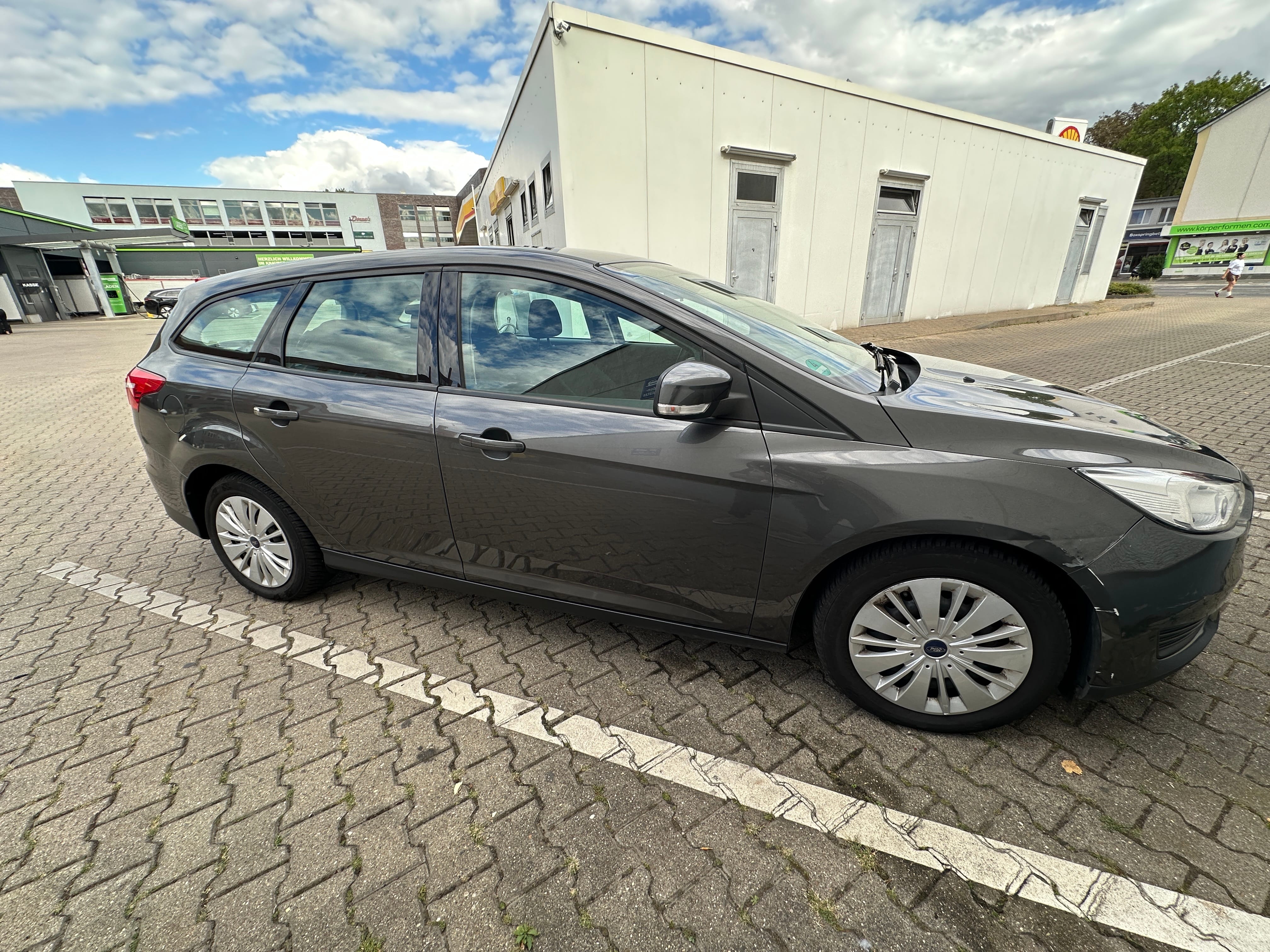 Ford Focus Turnier 1.0 EcoBoost mit Dashcam
