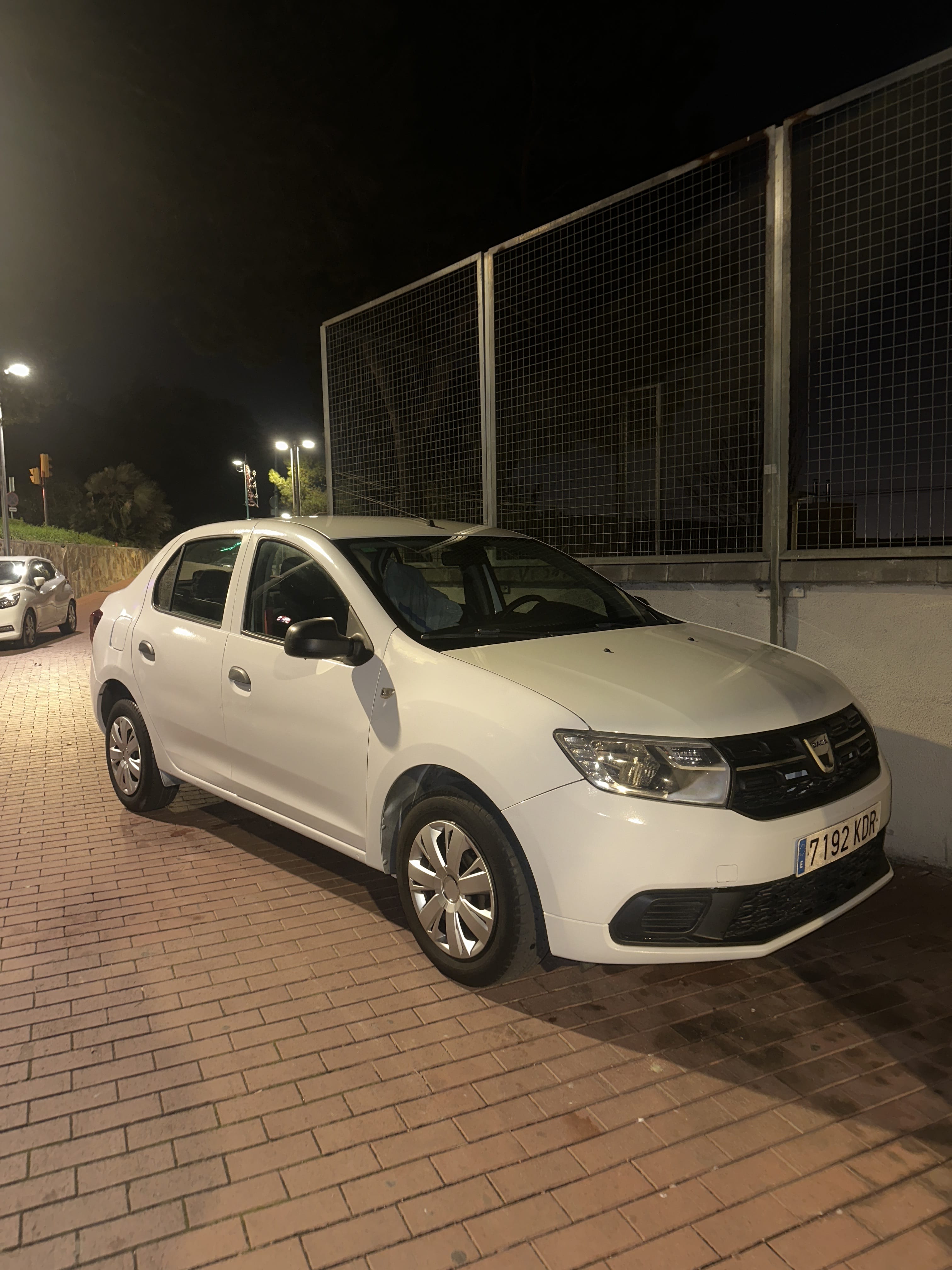 Dacia Logan, 2017, Gasolina 95