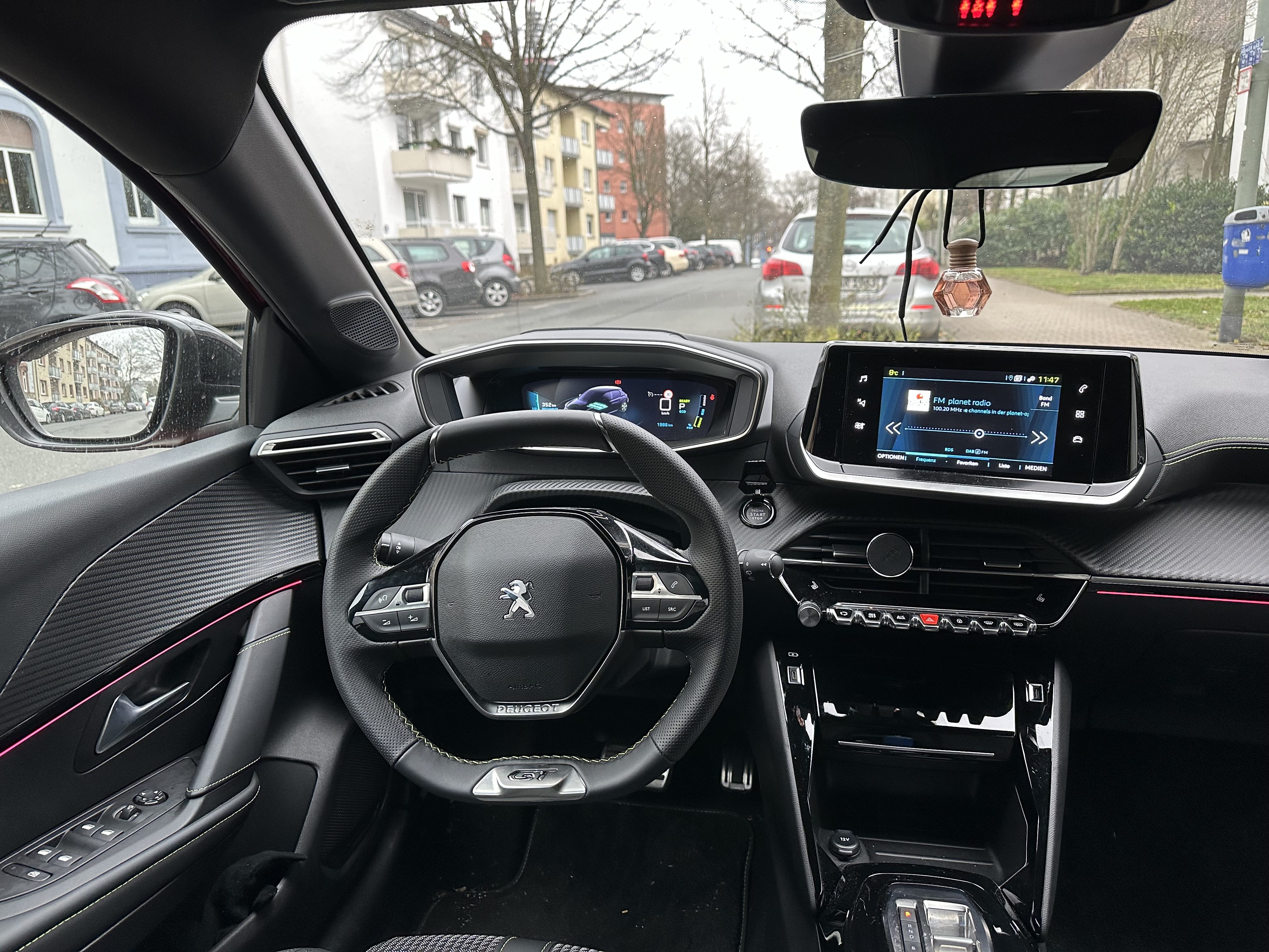 Peugeot e-208 GT avec Régulateur de vitesse