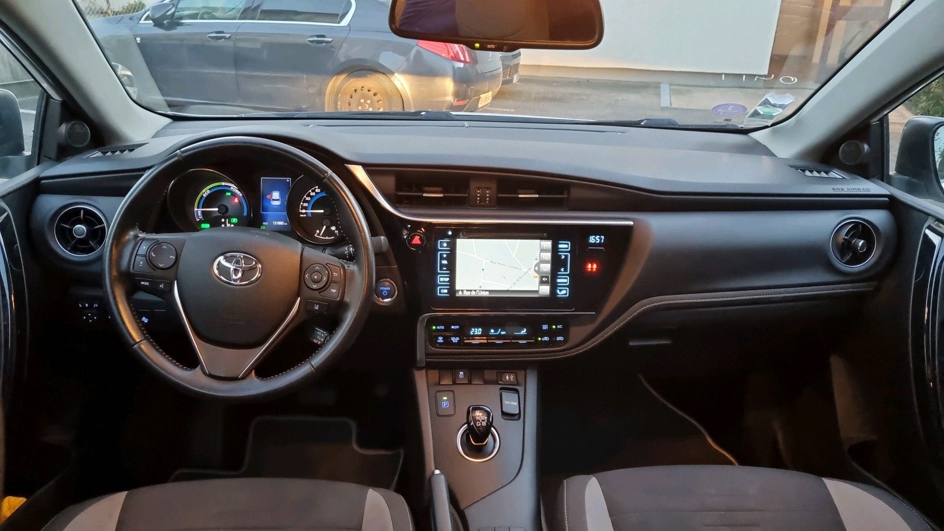 Toyota Auris Hybride avec GPS