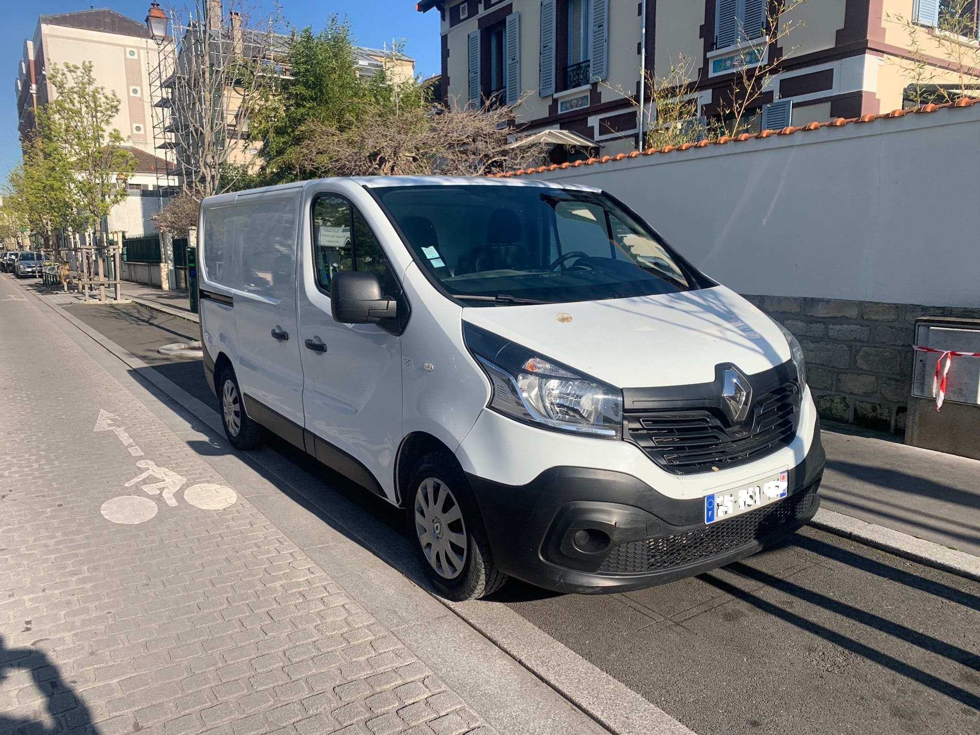Renault Trafic 6m3 DCI 120cv Clim-Caméra recul-GPS-CarPlay - Android auto avec diable avec Climatisation