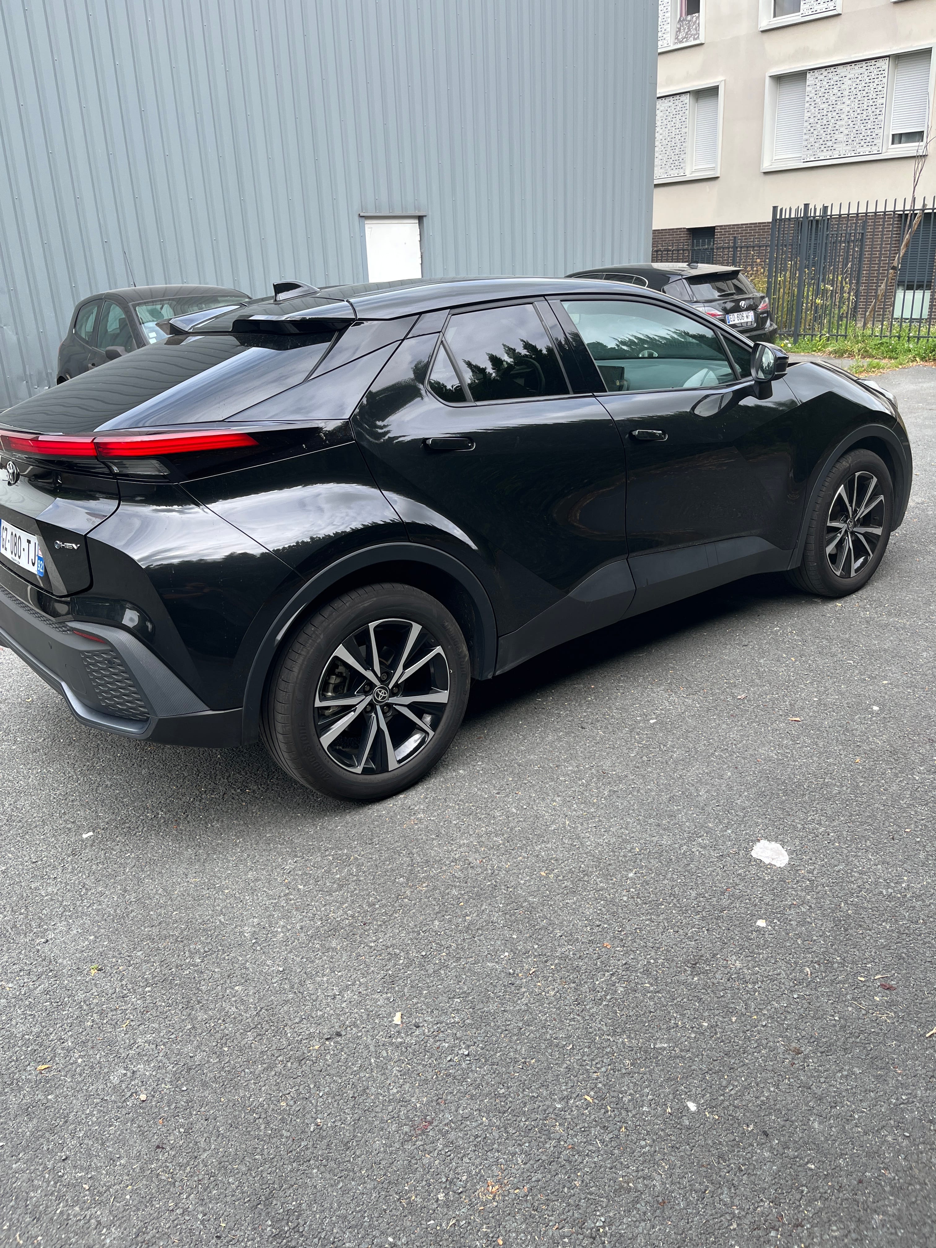 Toyota C-HR Hybrid avec Climatisation