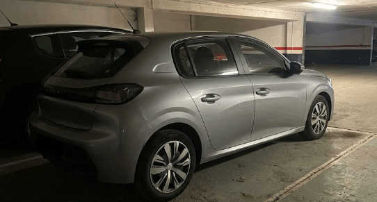 Peugeot 208 avec Apple CarPlay