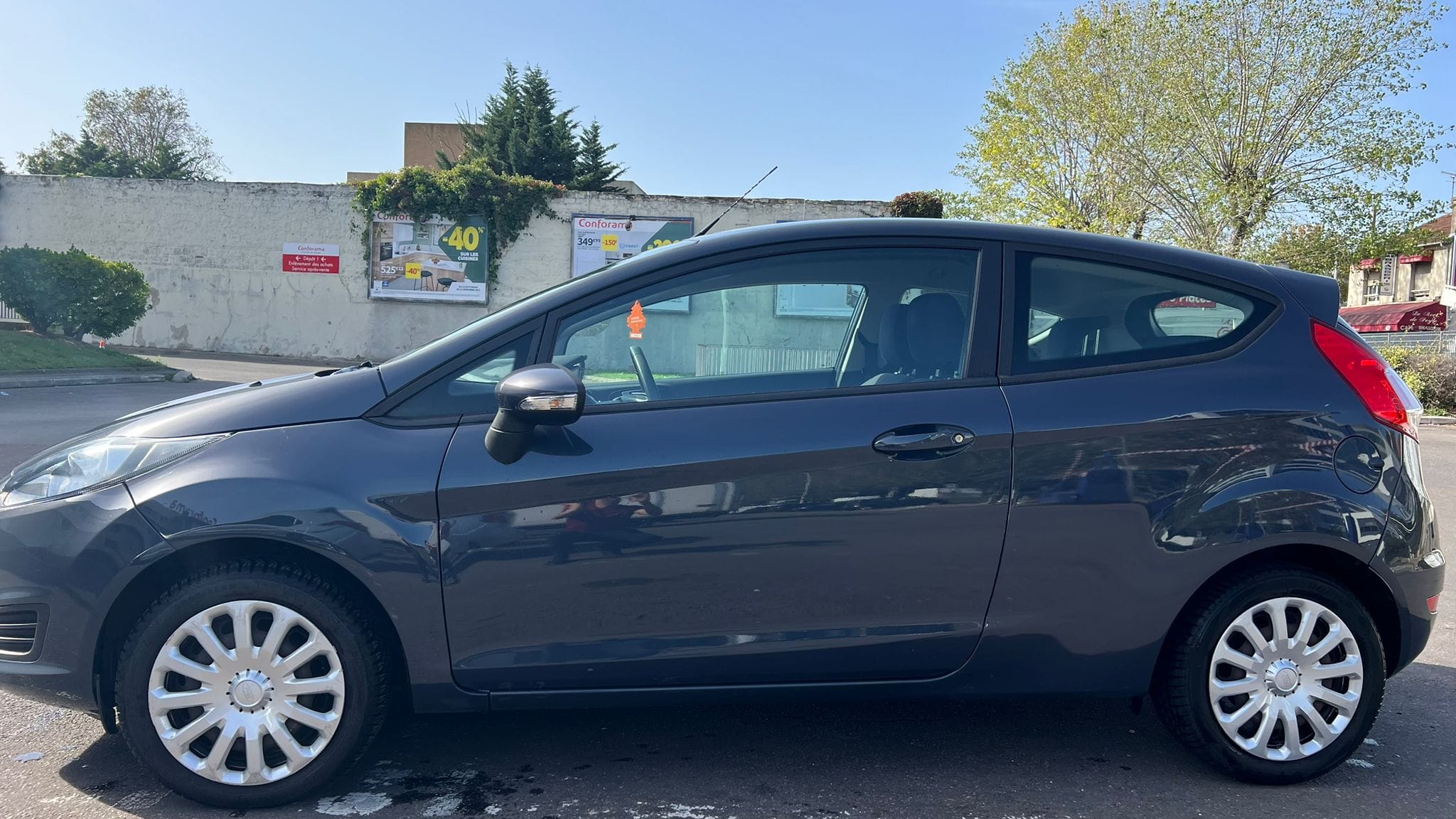 Ford Fiesta 1.25 Essence avec Climatisation