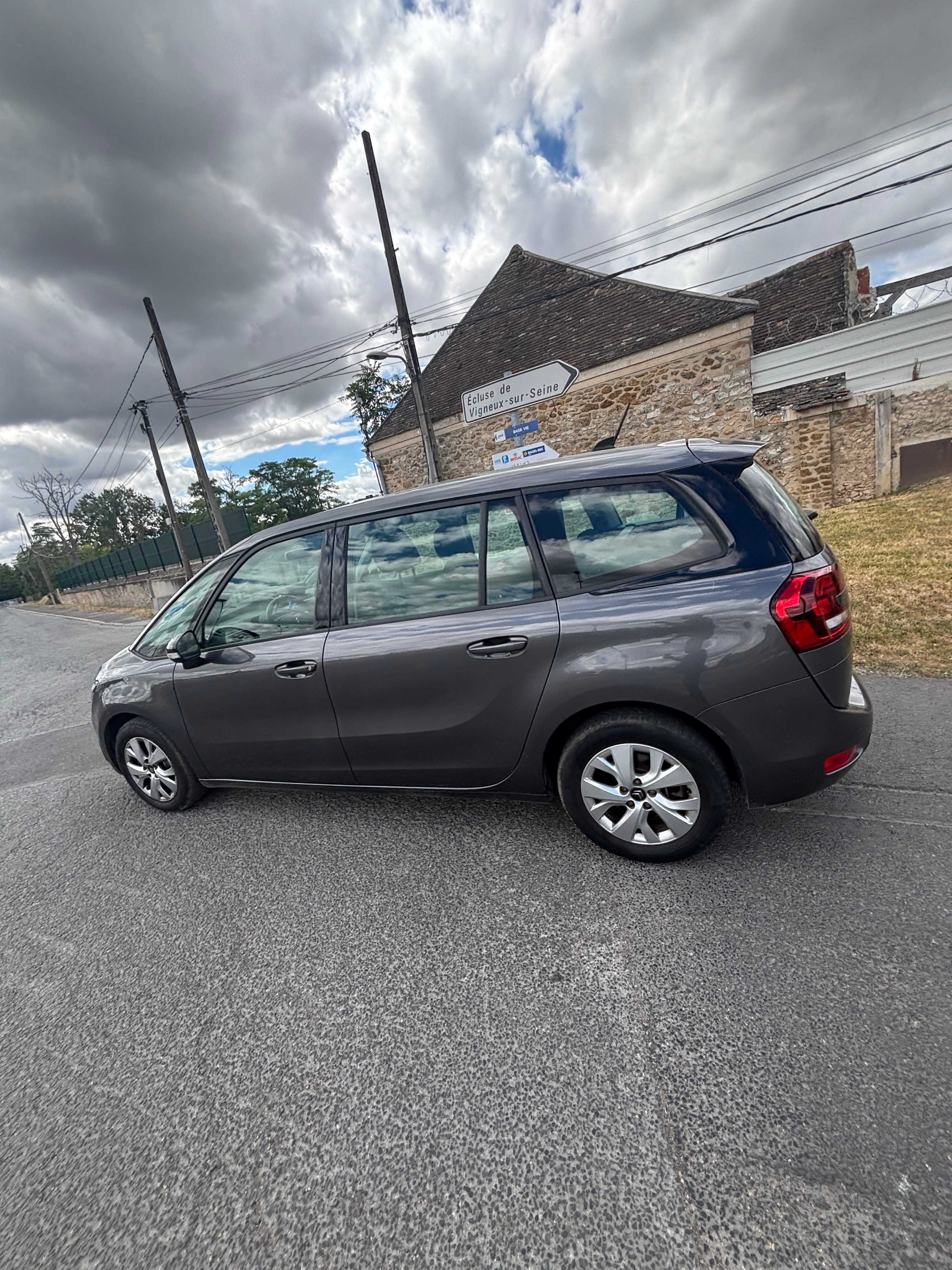 Citroen C4 Grand Spacetourer avec Climatisation