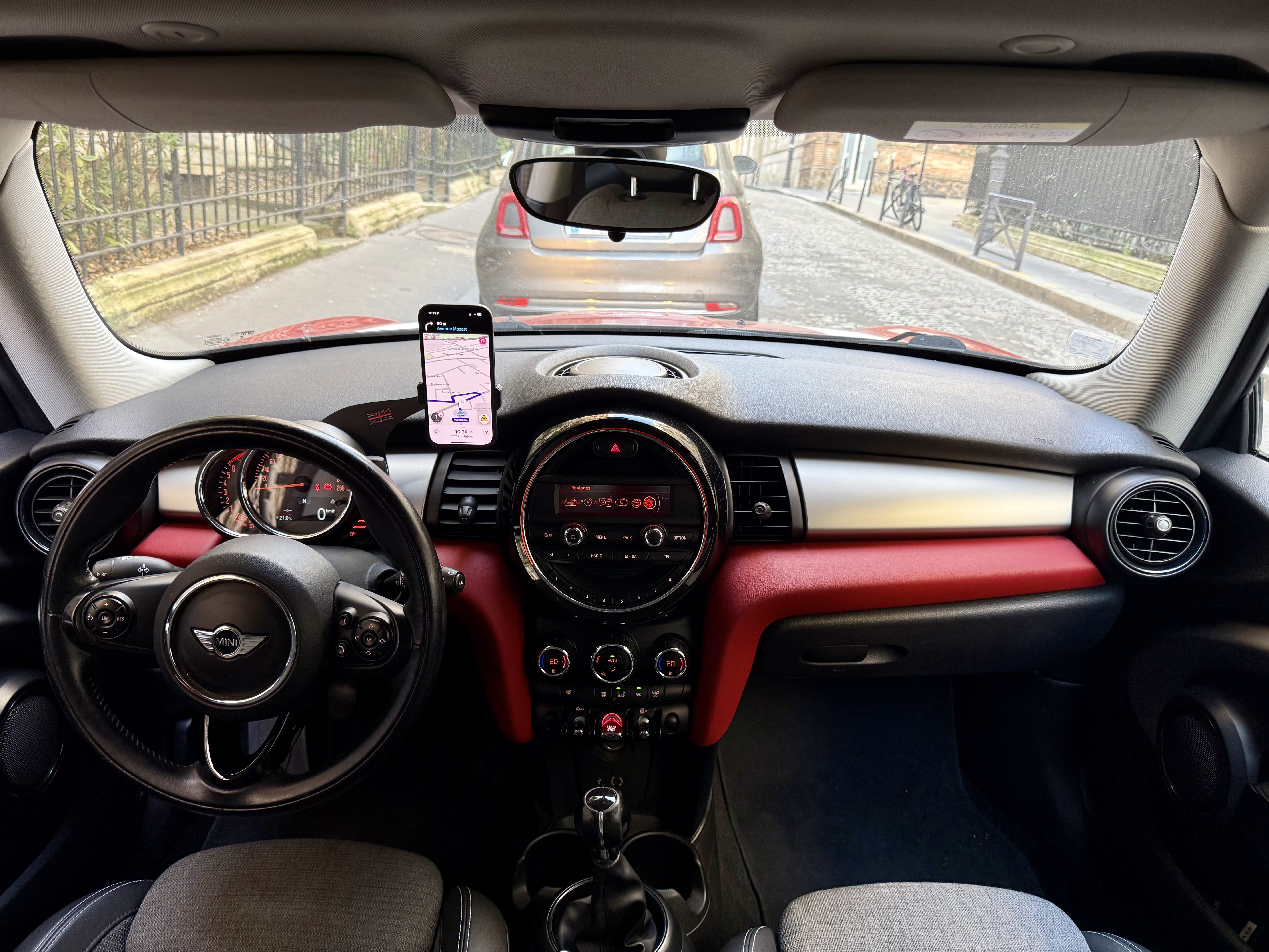 Mini Cooper 3 portes avec Audio Bluetooth