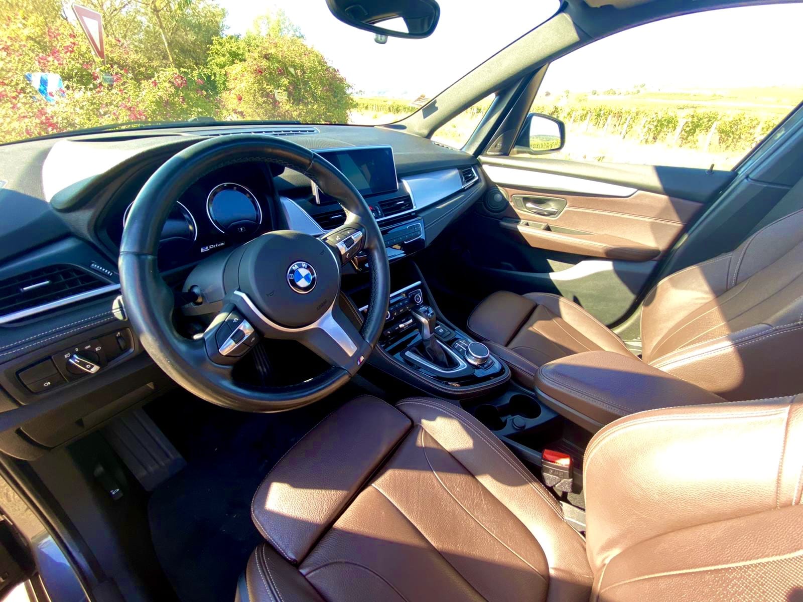 BMW Série 2 Active Tourer 225 Xe LUXURY - Hybride essence avec Apple CarPlay