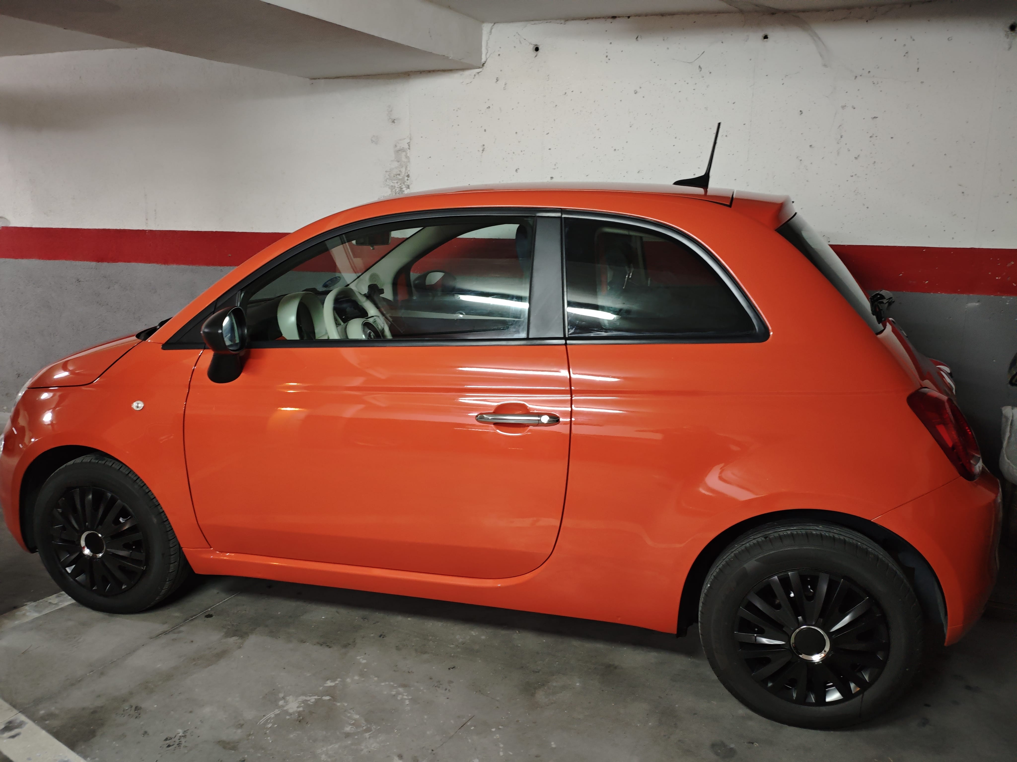 Fiat 500 Híbrido con Audio Bluetooth