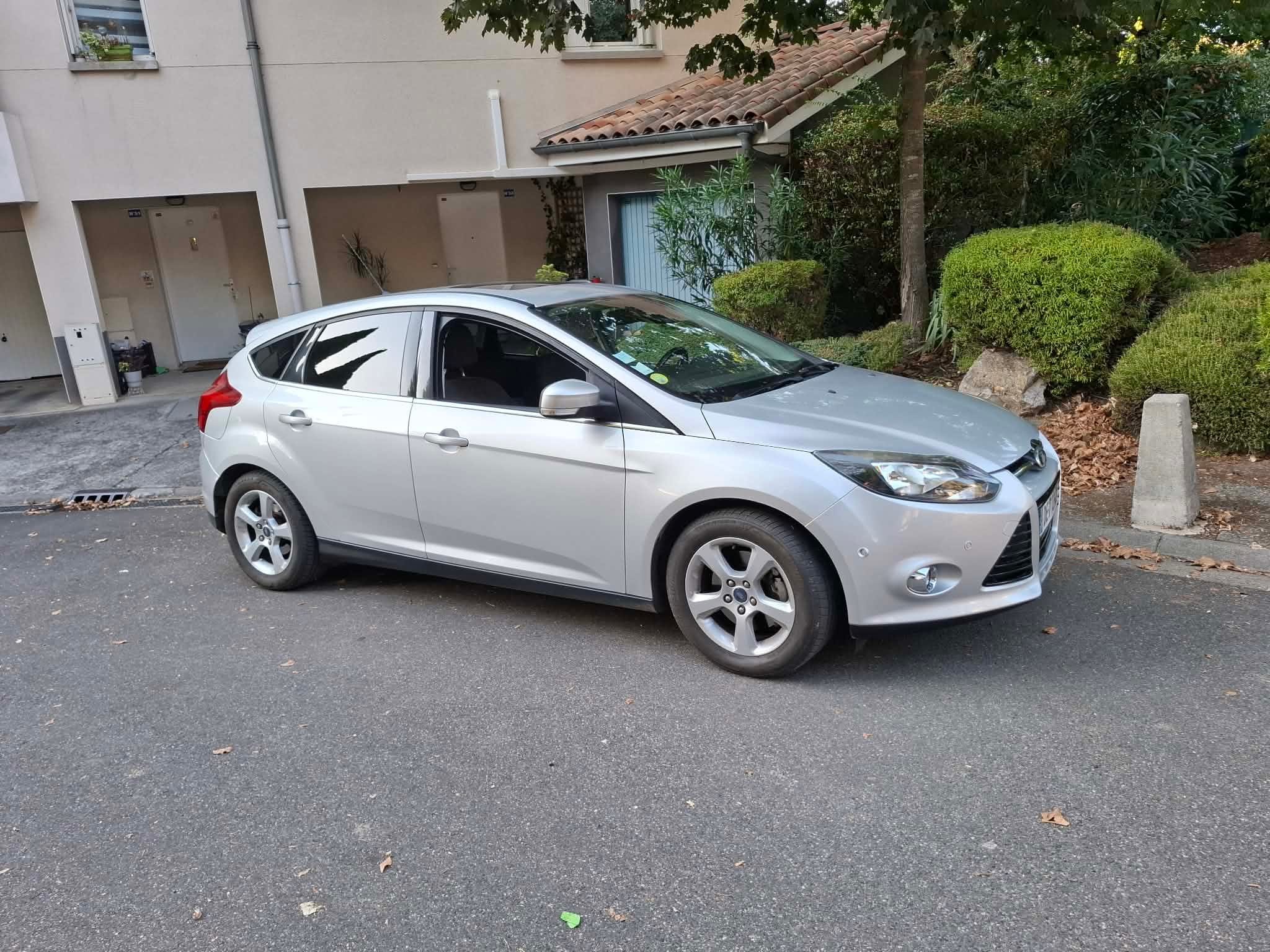 Ford Focus 2.0 tdci 140cv titanium avec Climatisation