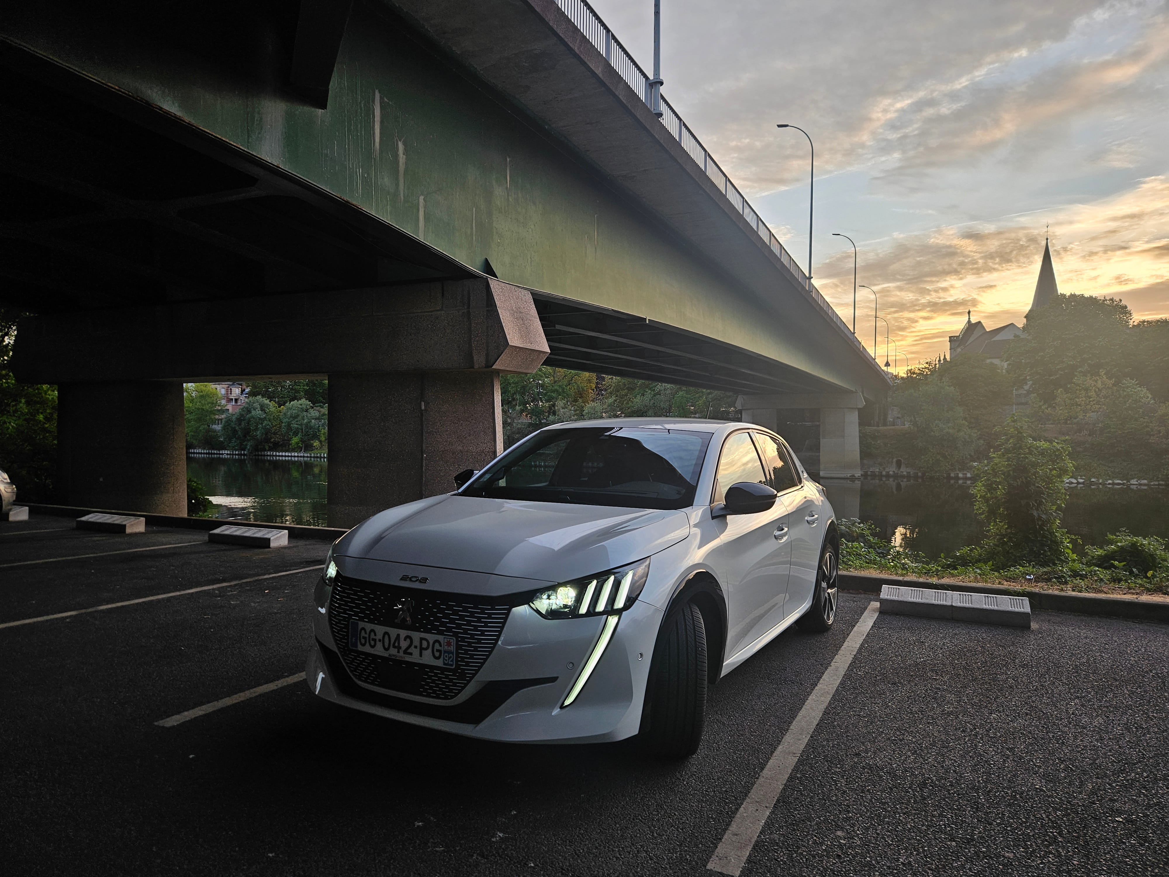 Peugeot 208 électrique - GT, 2022, Électrique, automatique