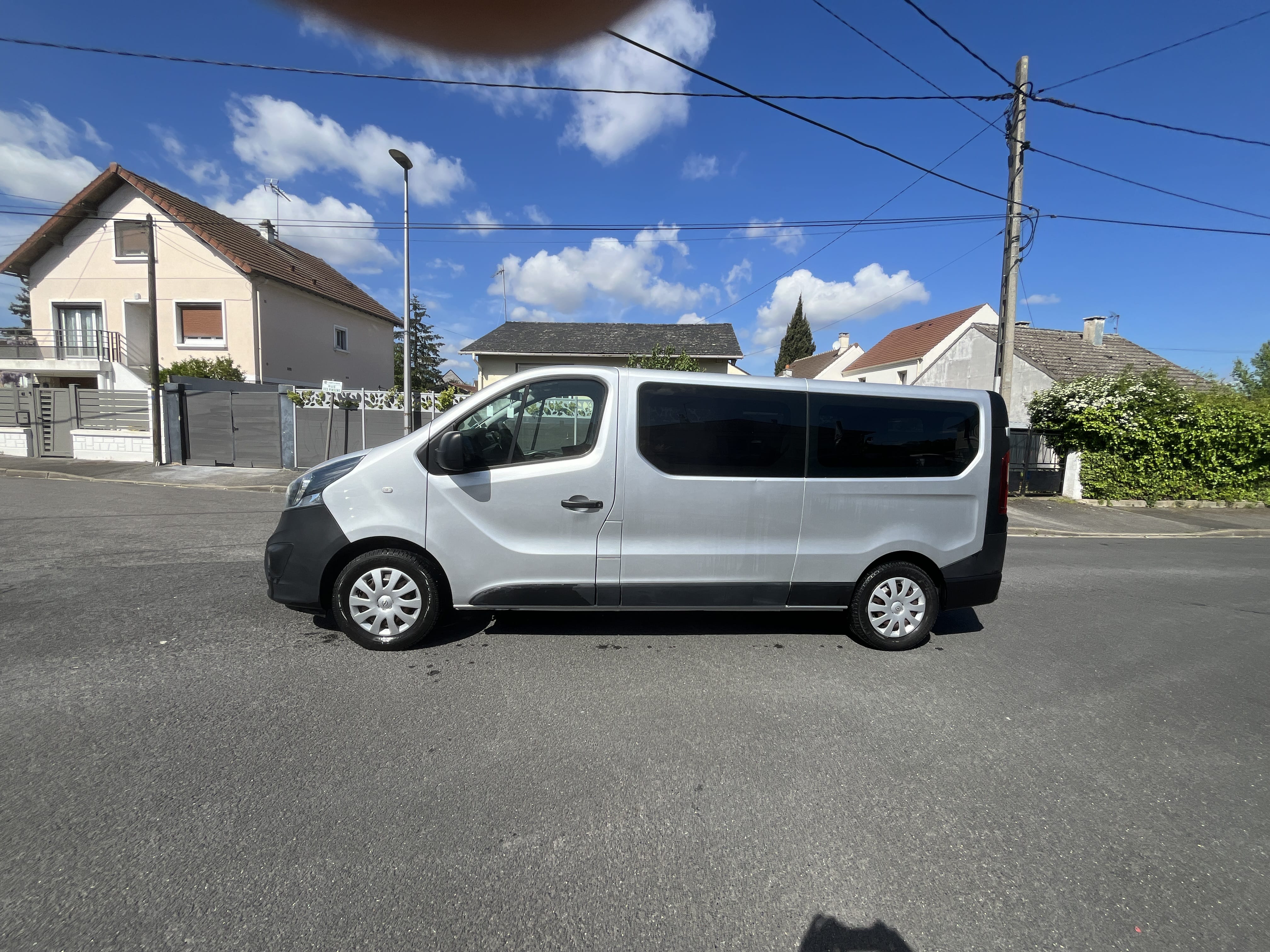 Opel Vivaro Combi avec Climatisation