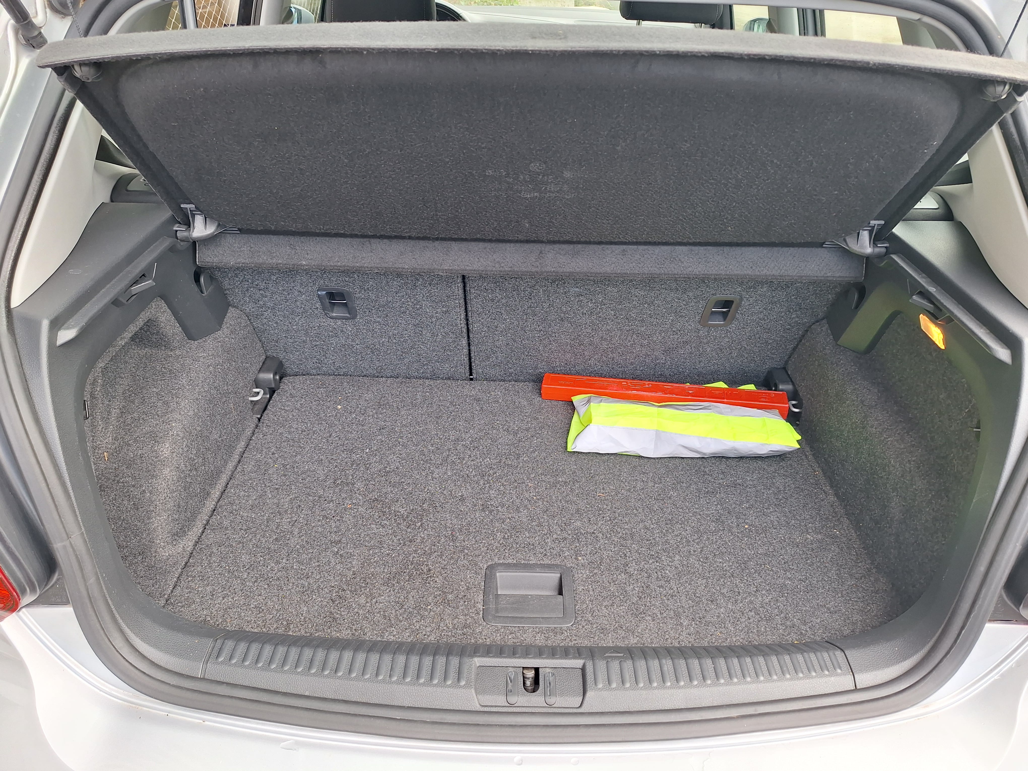 Volkswagen Polo avec Autoradio