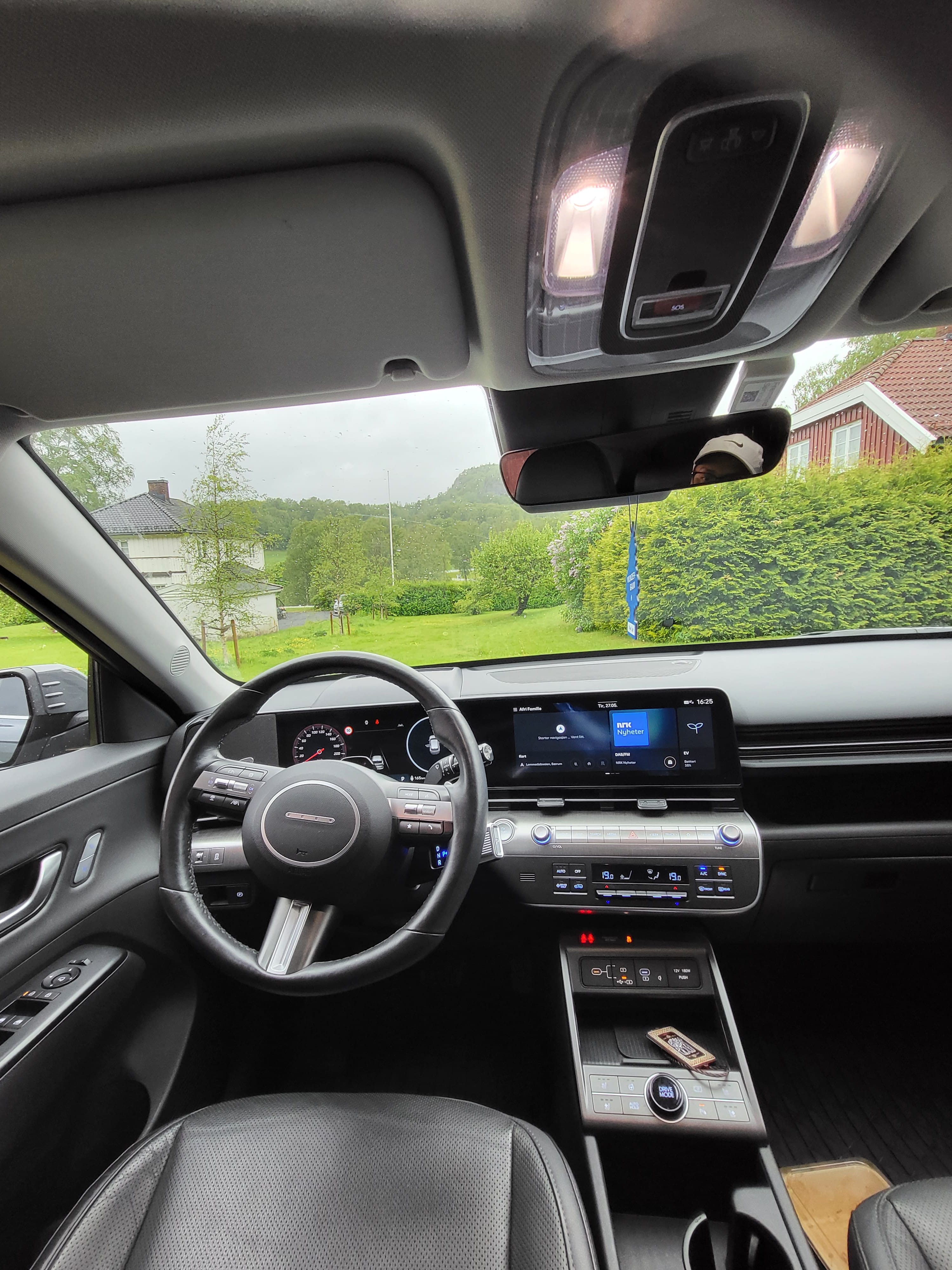 Hyundai Kona Electric med Babysete