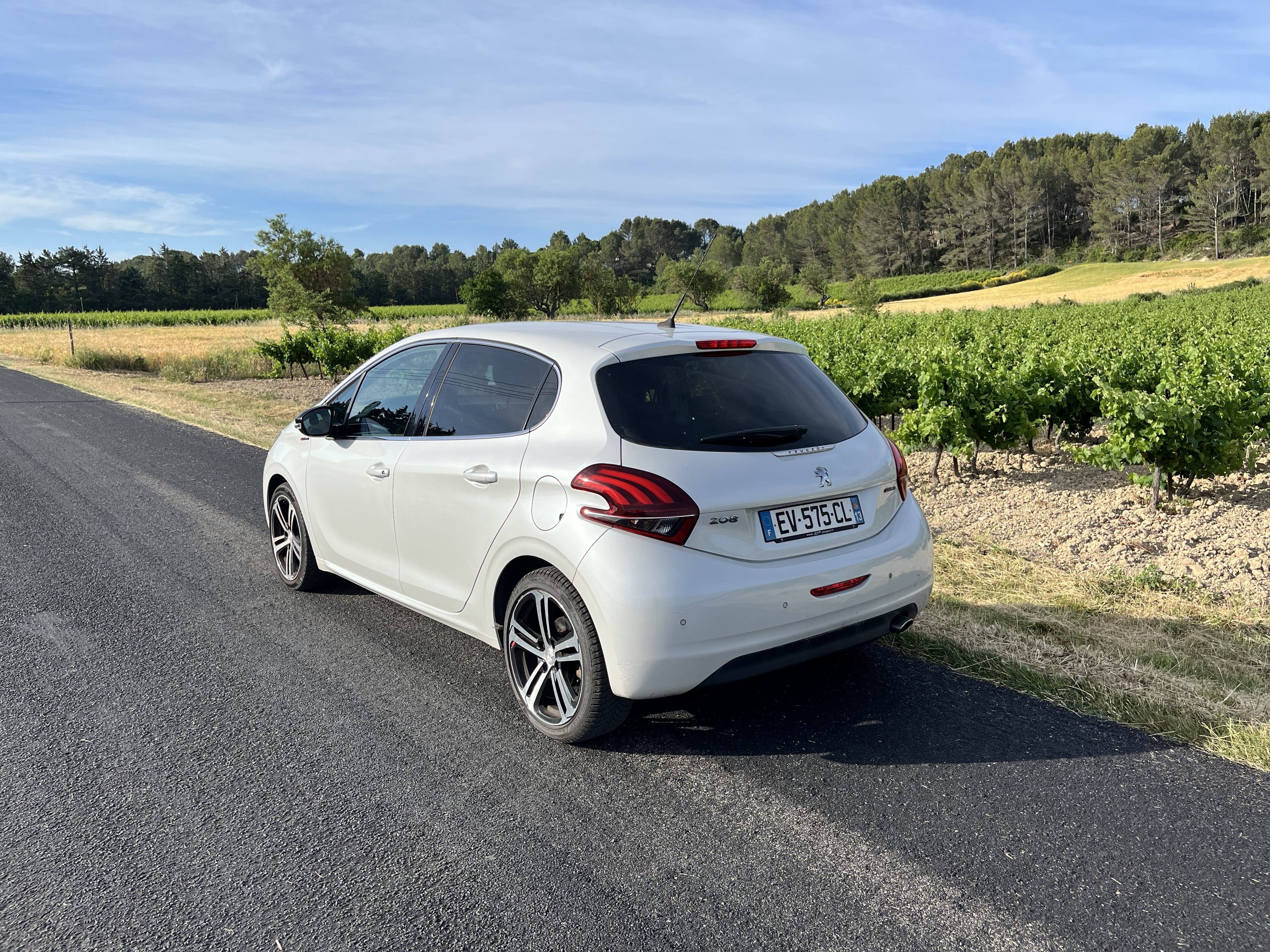 Peugeot 208 GT Line avec GPS